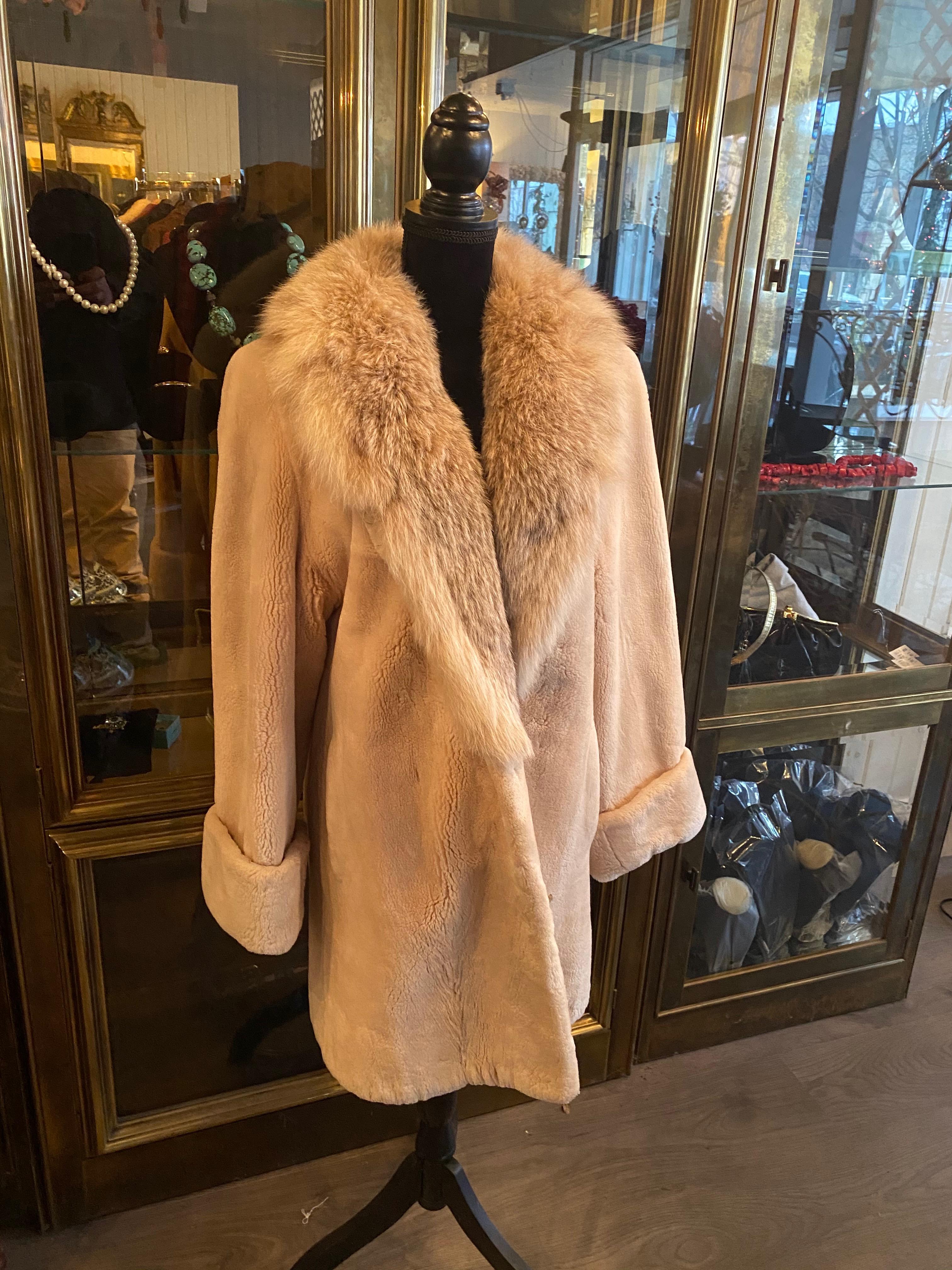 A Giuliana Teso Cashmere And Fox Coat, 3/4 Length.  Very High Grade Cashmere. In Excellent Condition For Sale In Buchanan, MI