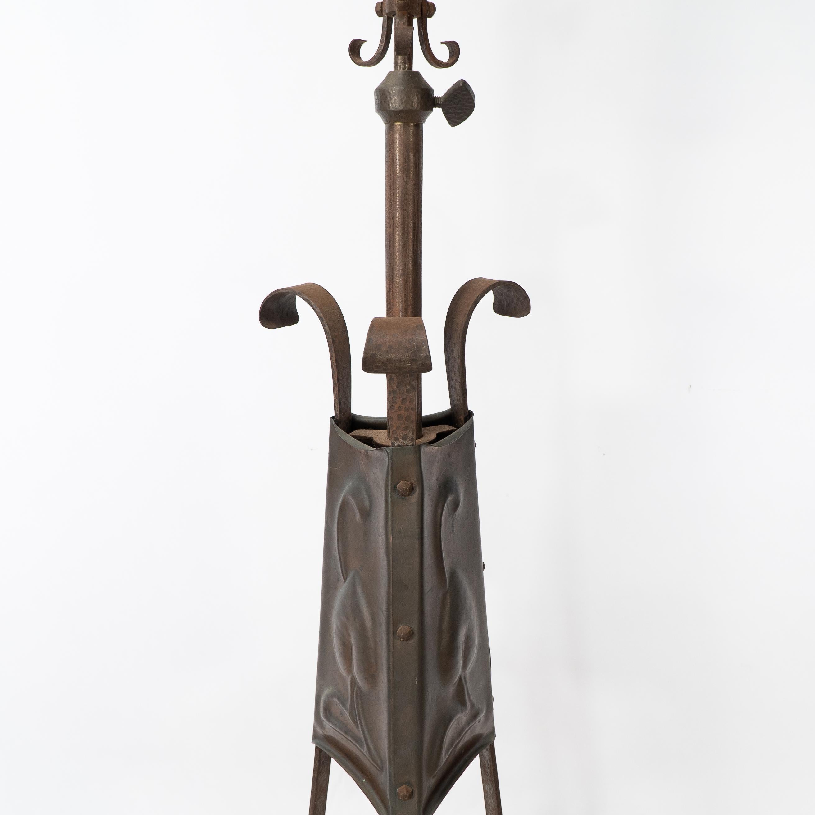 A Glasgow school standard lamp For Sale 6