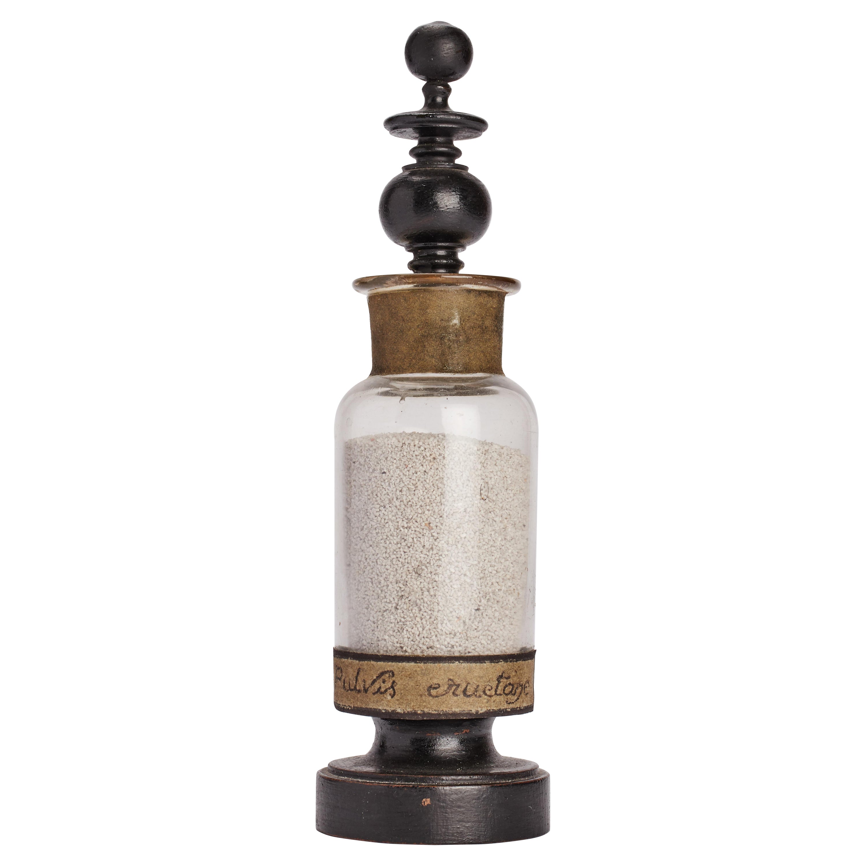 Ampolla di vetro con Pulvis eructanea, Francia 1870.