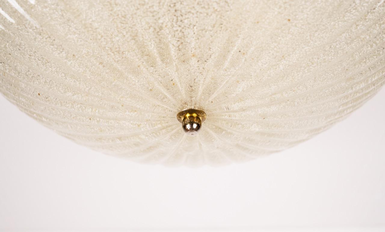 Milieu du XXe siècle A Glass Flush Mount by Orrefors en vente
