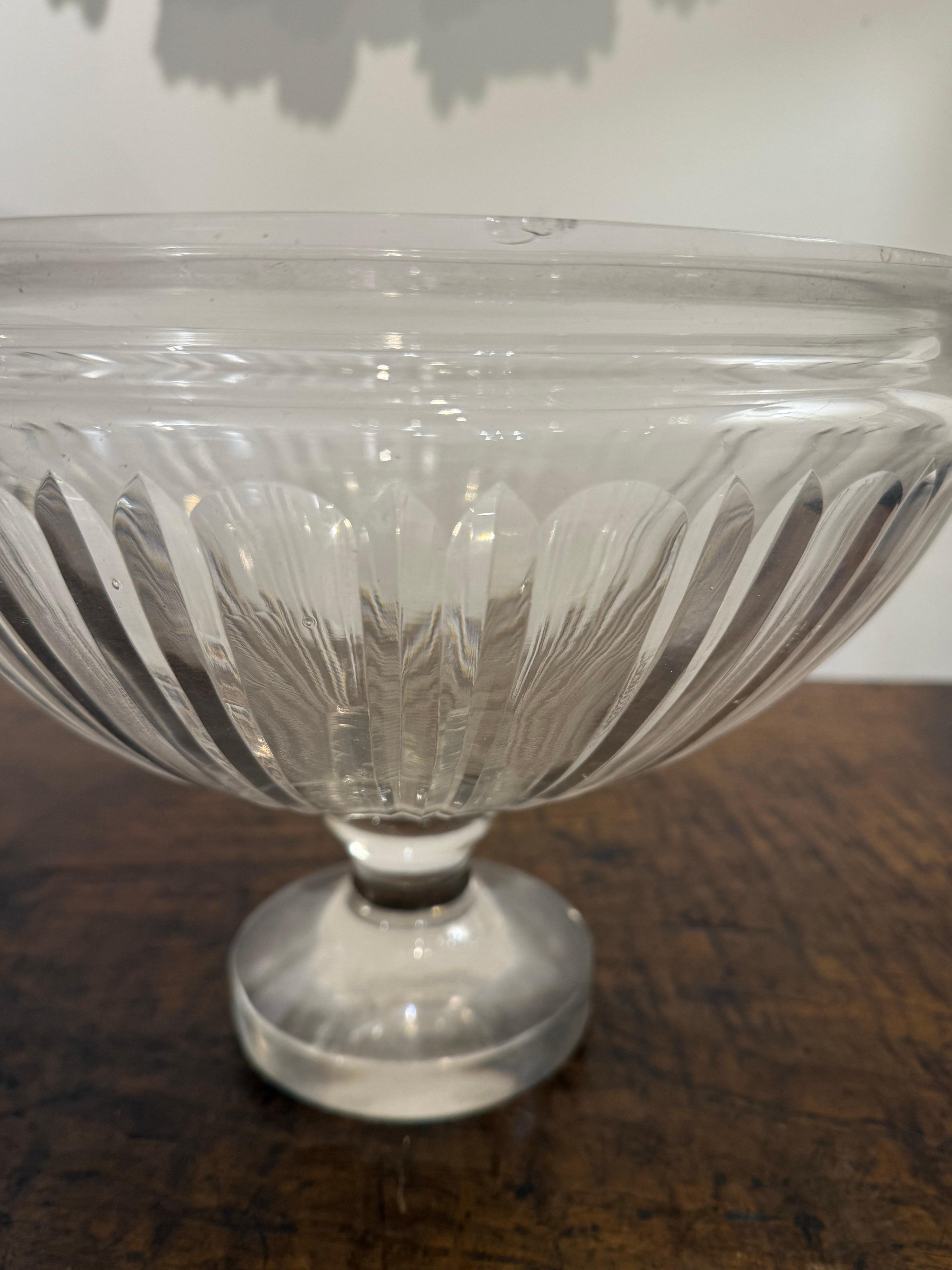 Australien A Glass Punch Bowl en vente