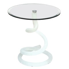 Ein Glastisch mit spiralförmigem Glasfuß der italienischen Designerin Ghibli