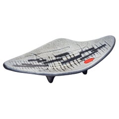 Tasse aus glasierter Keramik von Vallauris, um 1970, signiert.