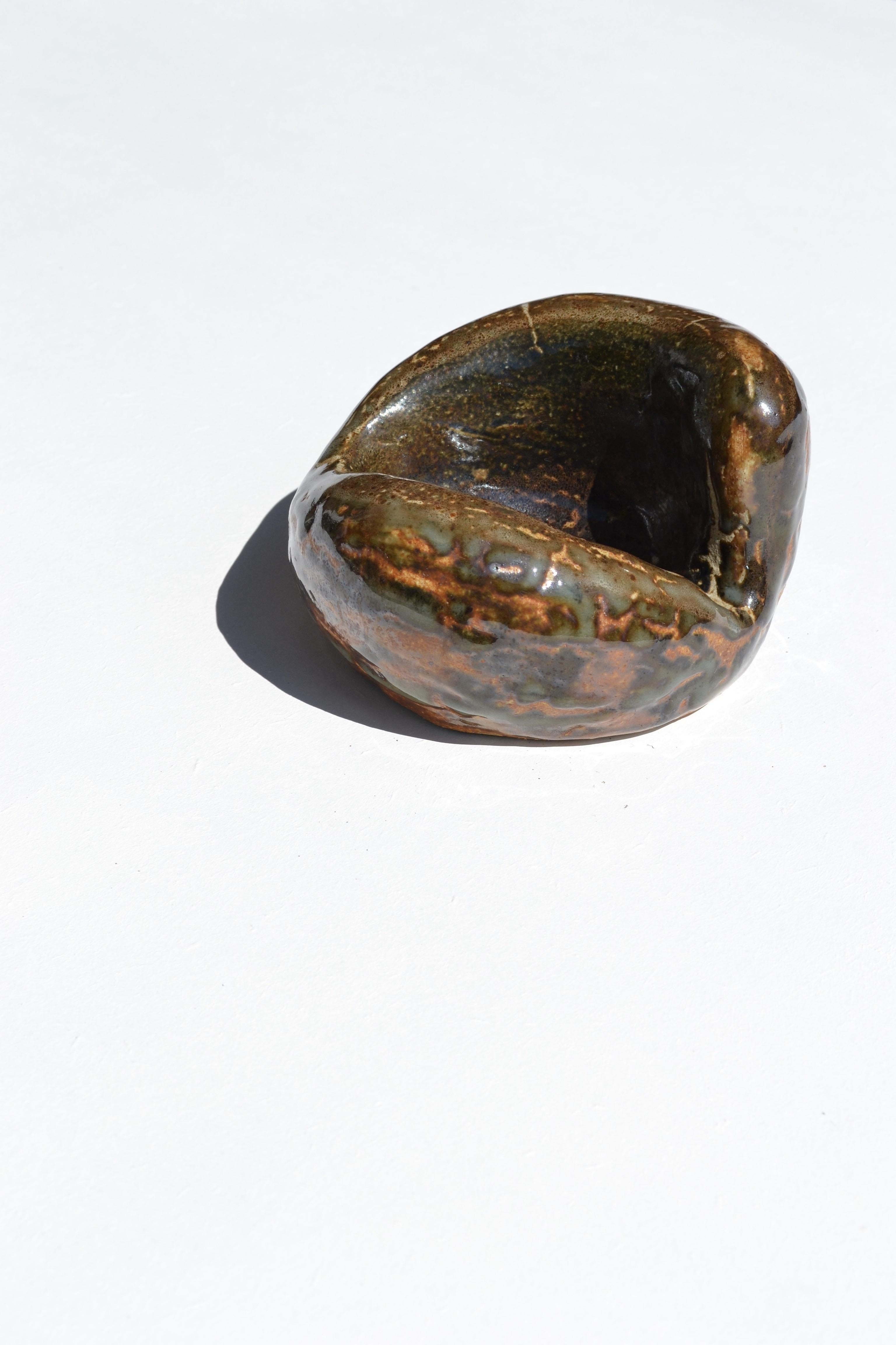 Una cassetta di raccolta in ceramica smaltata, firmata Alvarães, 1957 in vendita 3