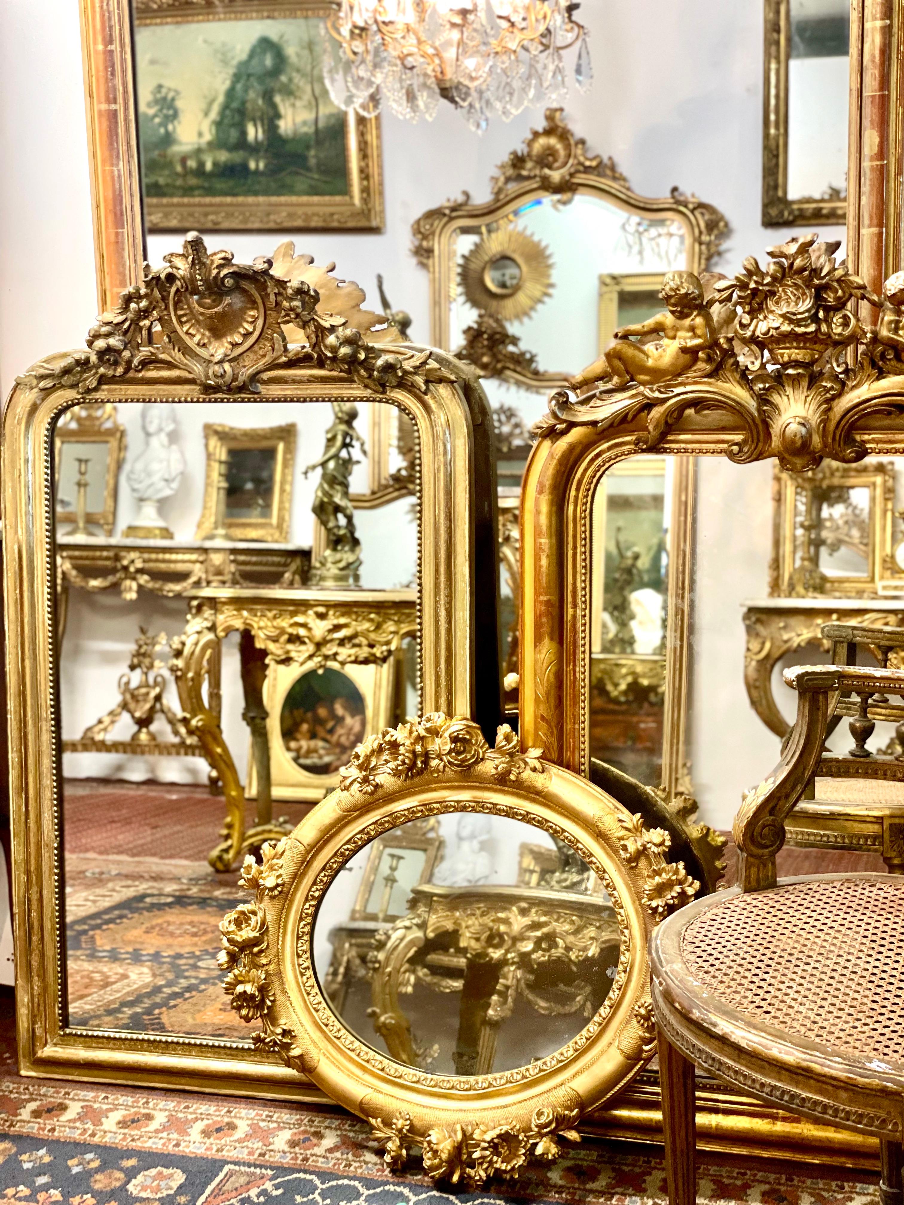 Giltwood Gleaming 19th Century Louis Philippe Gilt Mirror