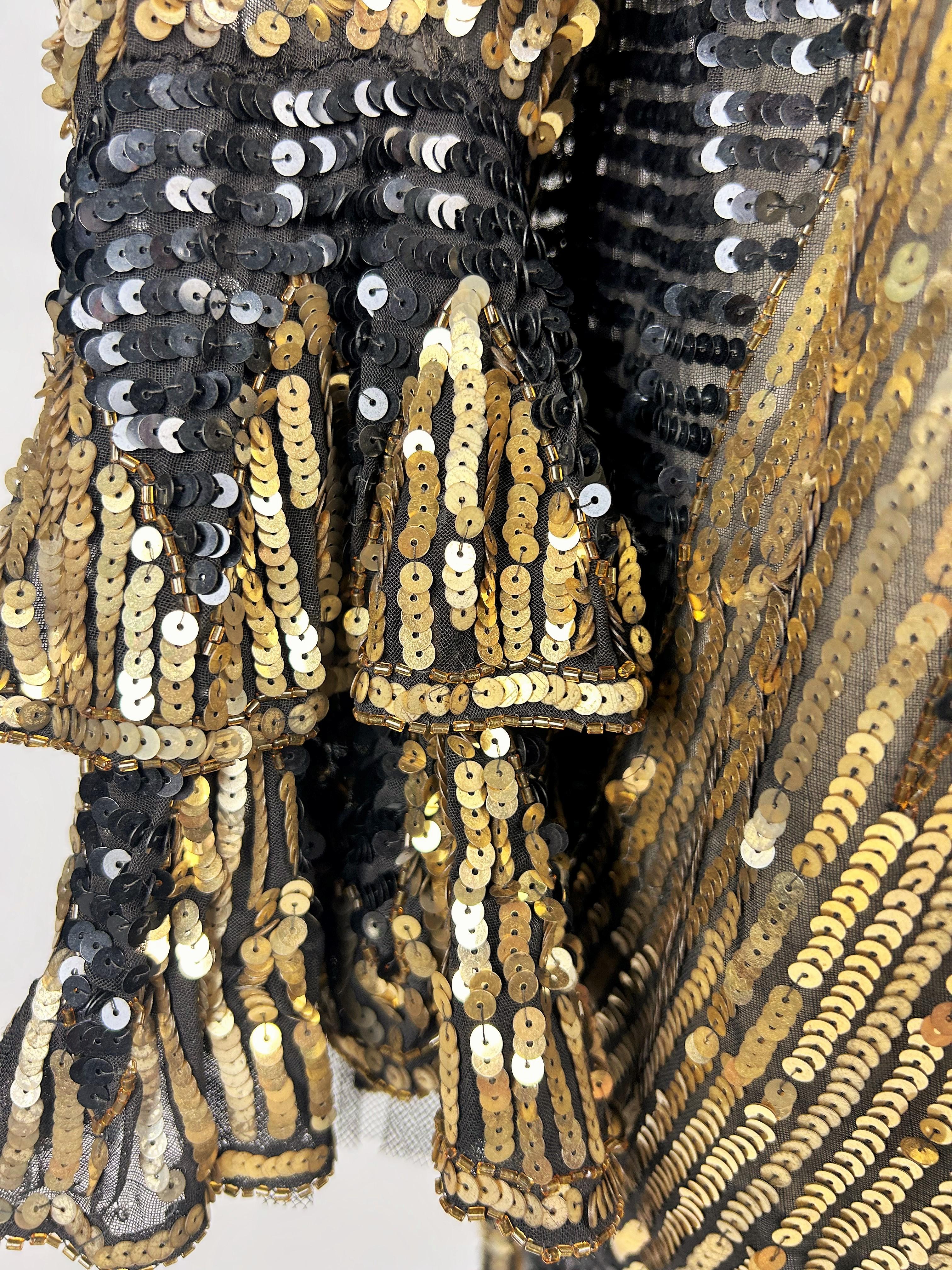 Manteau de soirée Art déco scintillant brodé de paillettes or et noires - Coates en vente 6