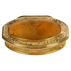 Gold and Agate Snuff Box Belonging to Anne, First Duchess of Buccleuch