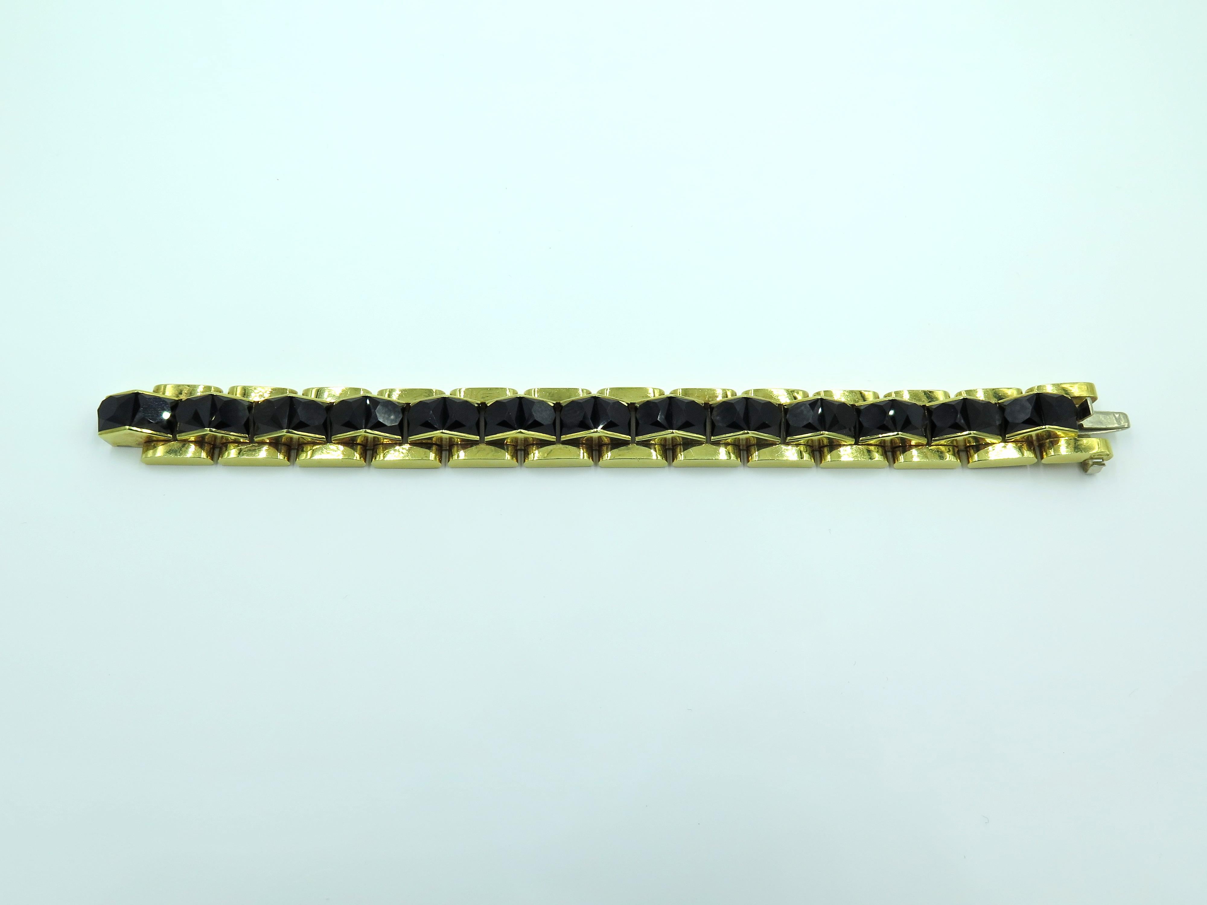 Gold and Black Onyx Bracelet In Excellent Condition In New York, NY