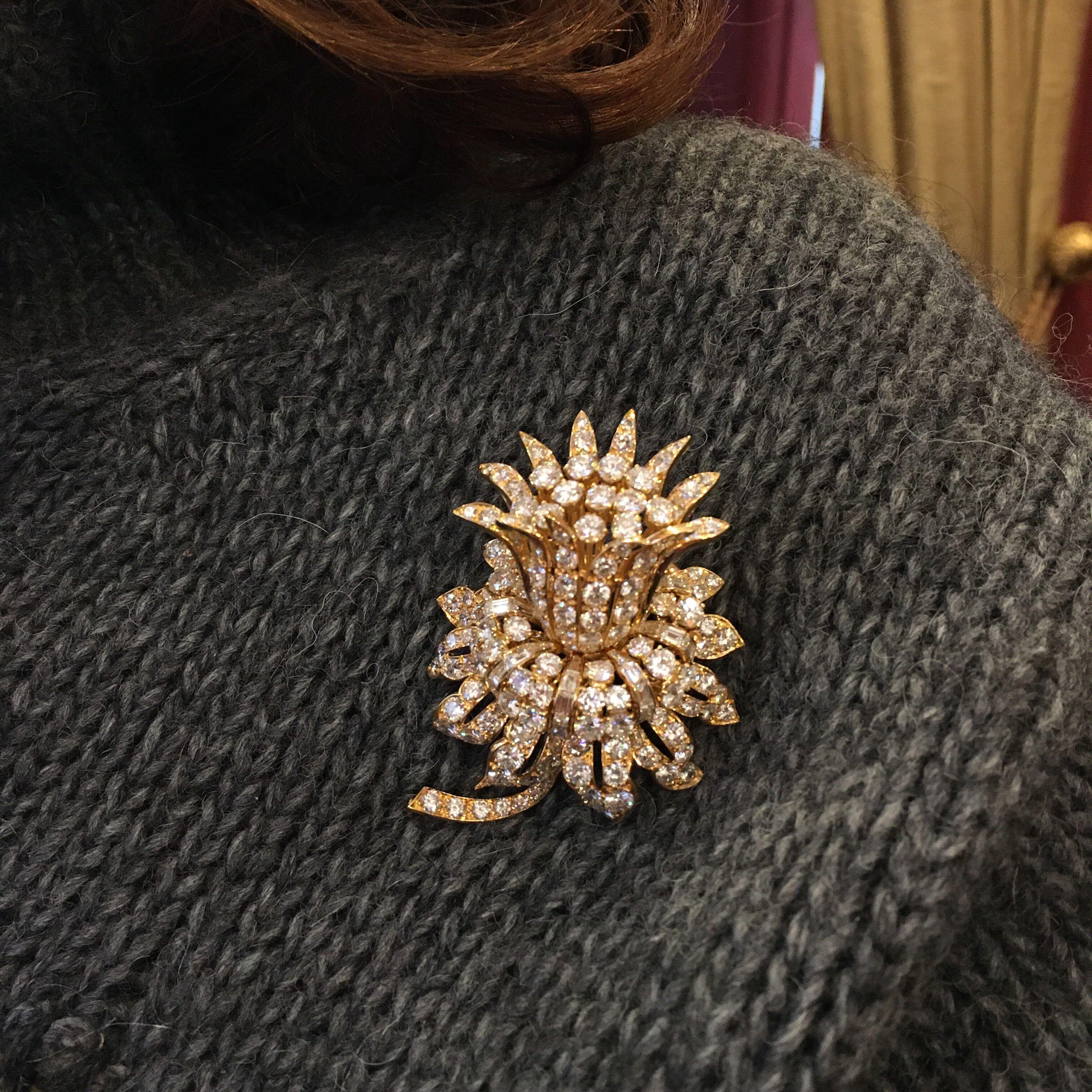 Gold and Diamond Flower Brooch In Excellent Condition In New York, NY