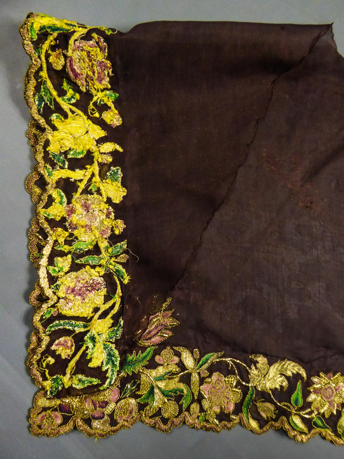 A gold and silk embroidered Fichu or Palatine Fichu Scarf - Europe - Circa 1700 2