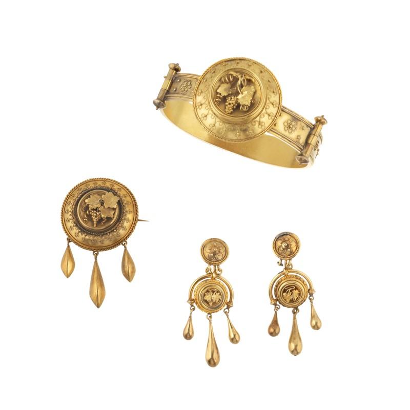 Gold Archaeological Revival Parure 19th Century In Excellent Condition For Sale In Firenze, IT