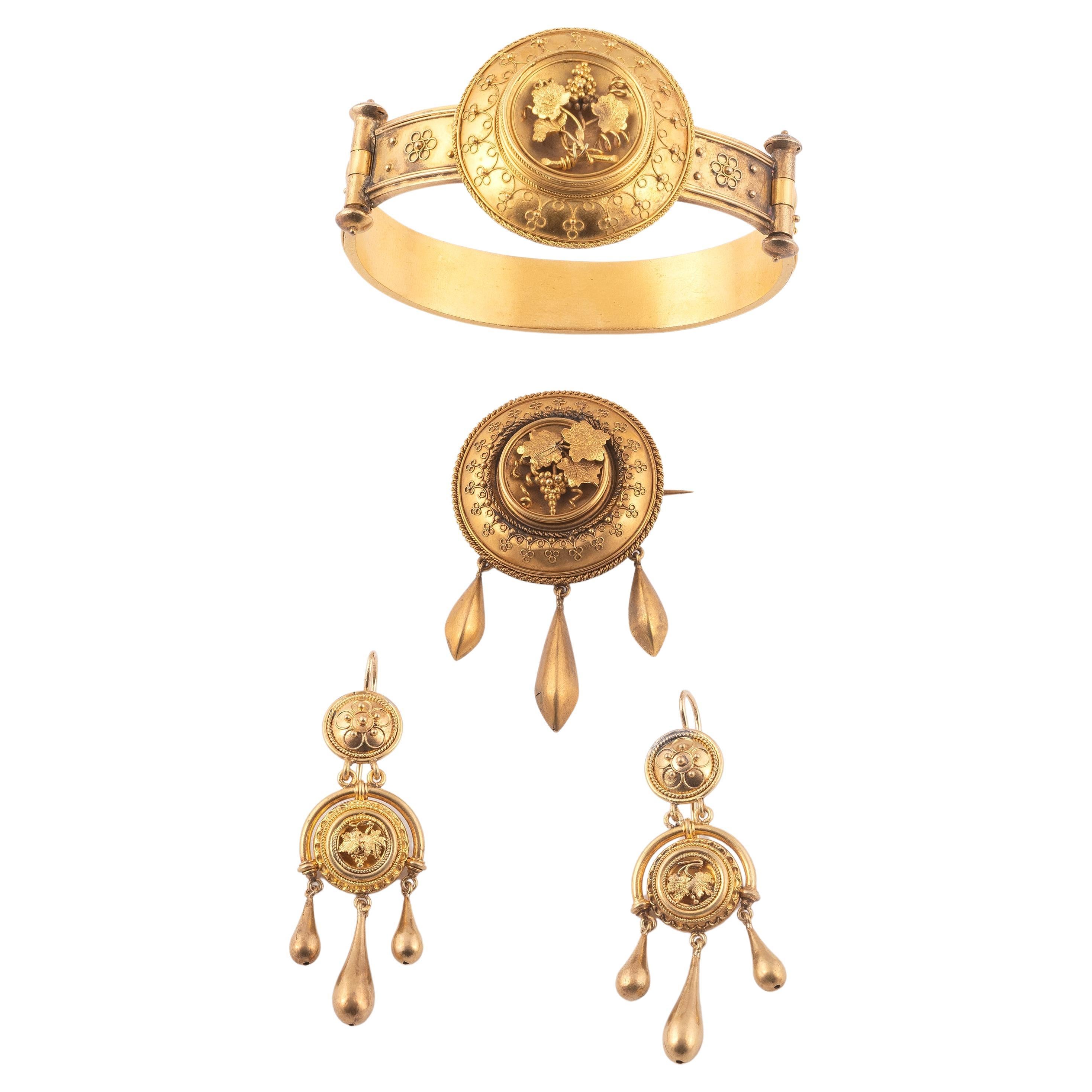 Gold Archaeological Revival Parure 19th Century For Sale