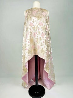 Robe en brocart doré dans le style de Cristobal Balenciaga - A.I.C. C.1968