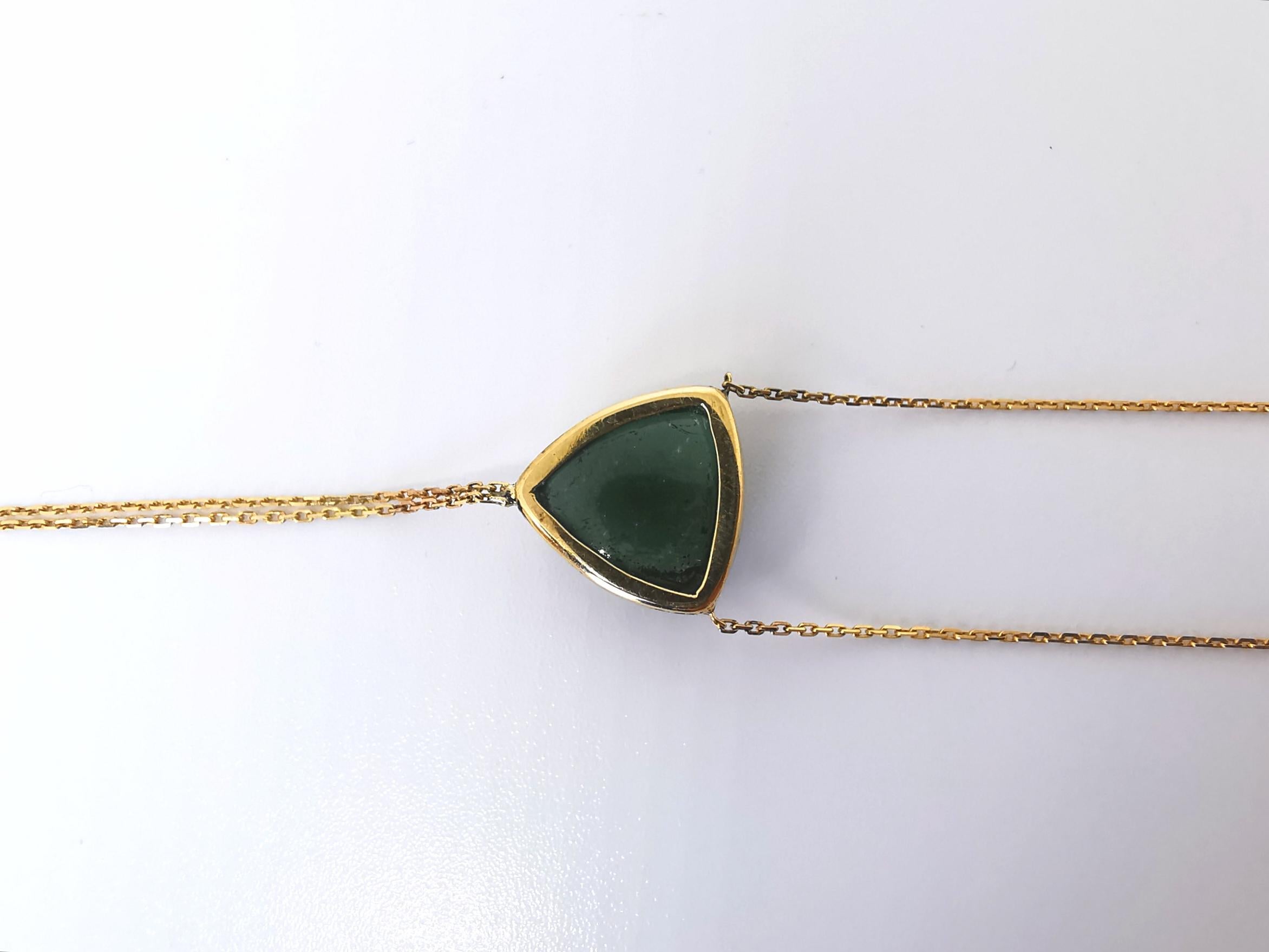 Gold Chain Necklace Set with a Green Triangle Tourmaline by Marion Jeantet In New Condition In Paris, FR