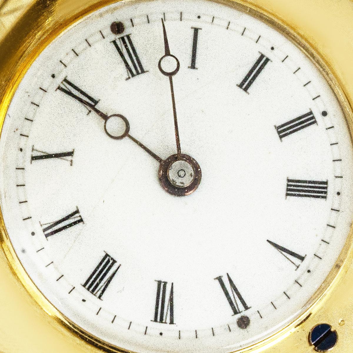 A Gold Emerald & Diamond Heart Shape Pendant Watch C1840 In Excellent Condition In London, GB