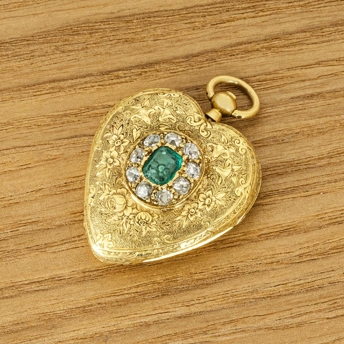 A Gold Emerald & Diamond Heart Shape Pendant Watch C1840 3