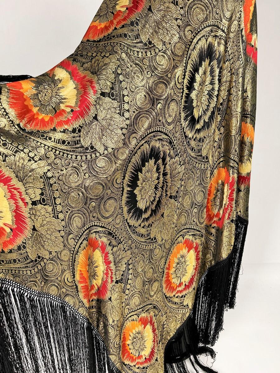 Un chal de lamé dorado de la época Art Déco - Francia Circa 1925 en venta 6
