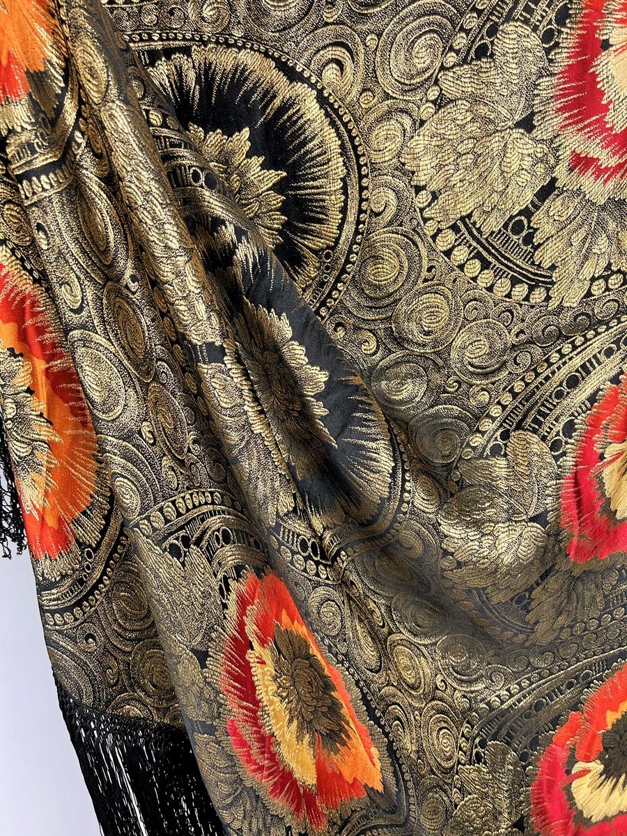 Un chal de lamé dorado de la época Art Déco - Francia Circa 1925 en venta 2