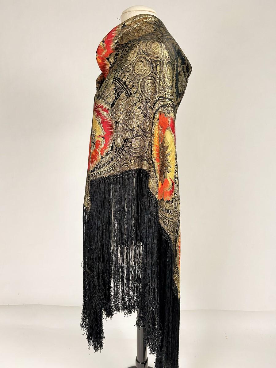 Un chal de lamé dorado de la época Art Déco - Francia Circa 1925 en venta 4
