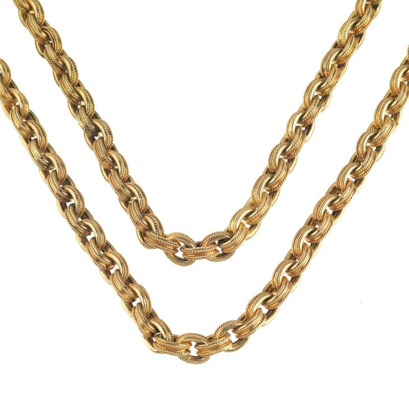  Antique Long and Heavy Gold Chain Necklace In Excellent Condition For Sale In Firenze, IT