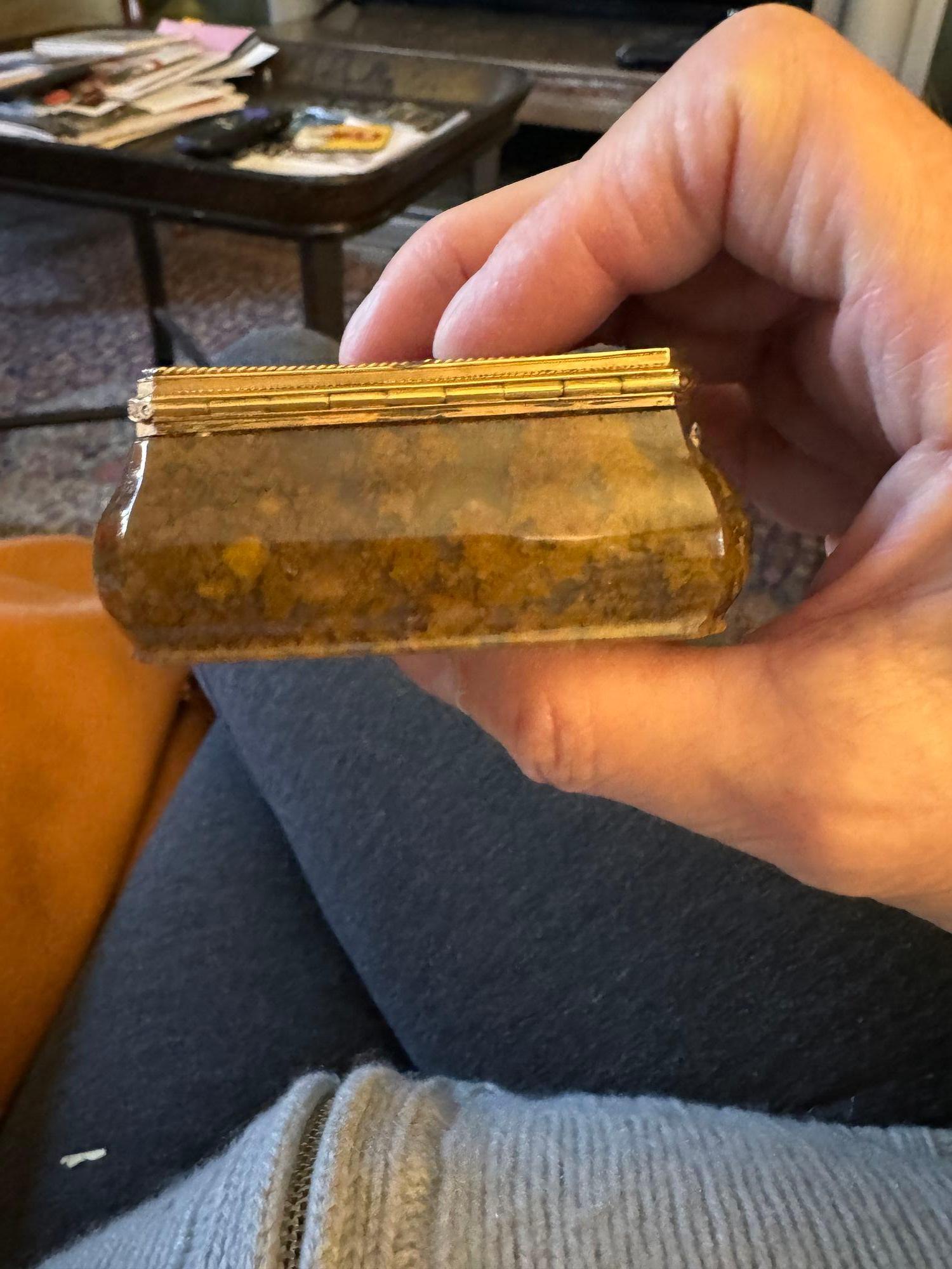 19th Century A Gold Mounted Moss Agate Snuff Box For Sale