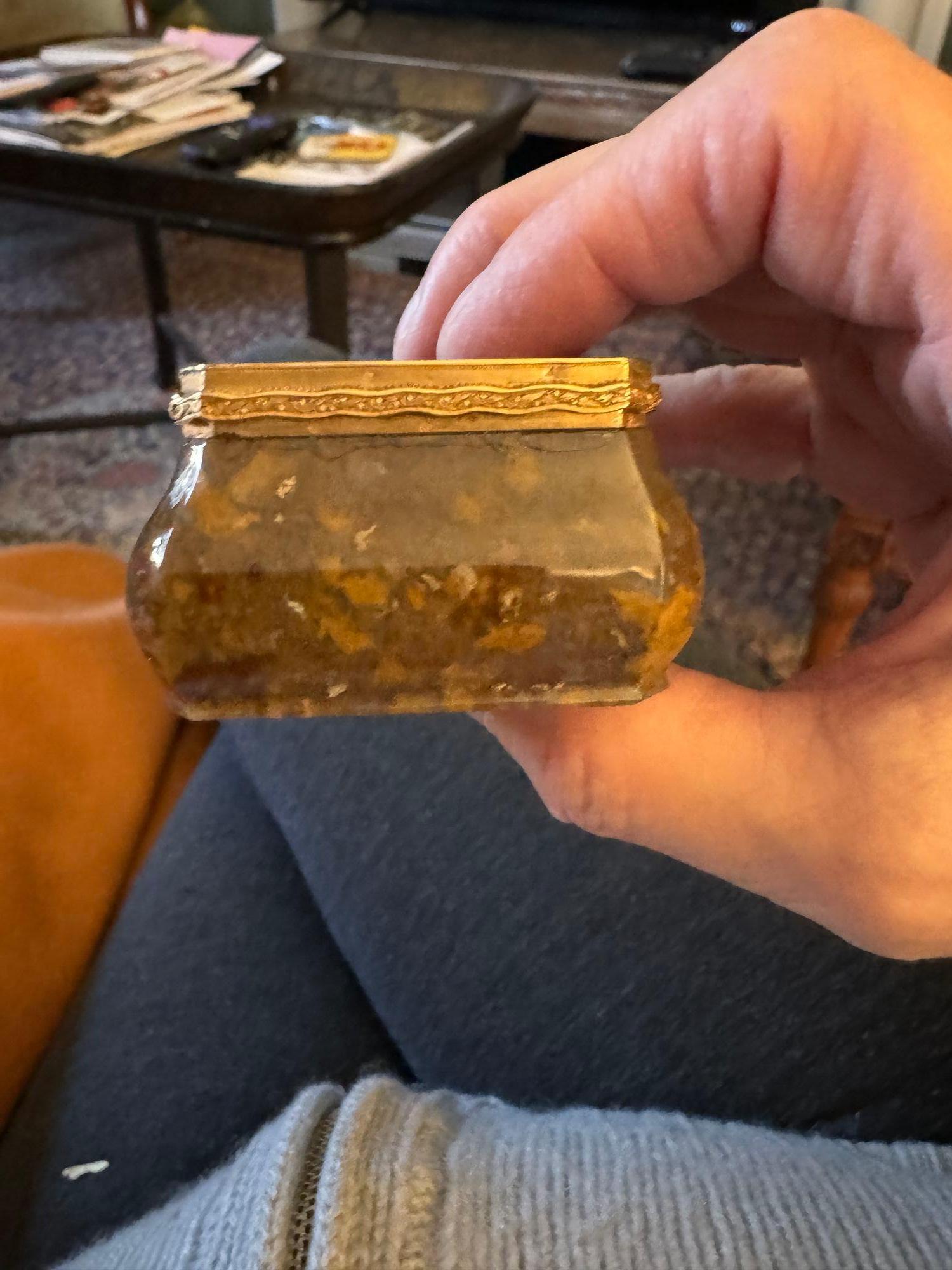 A Gold Mounted Moss Agate Snuff Box For Sale 2