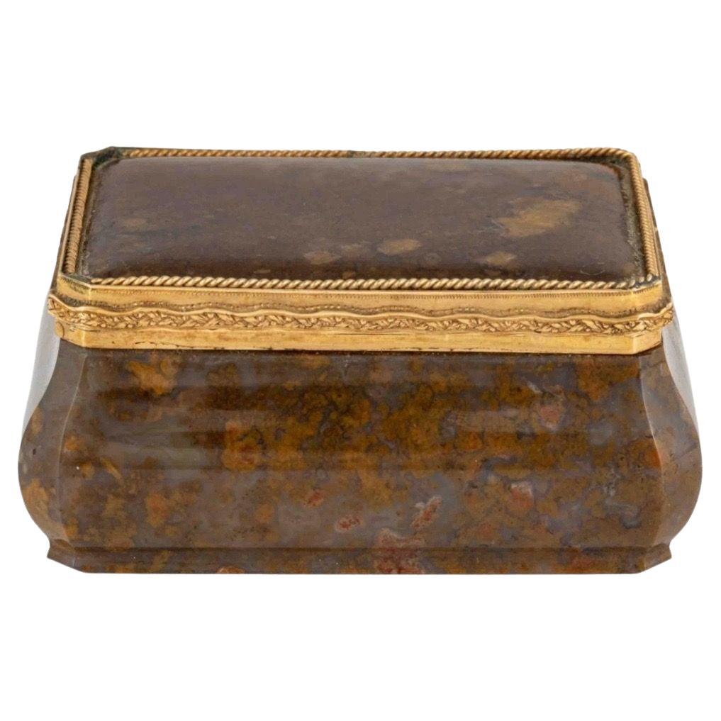 A Gold Mounted Moss Agate Snuff Box For Sale