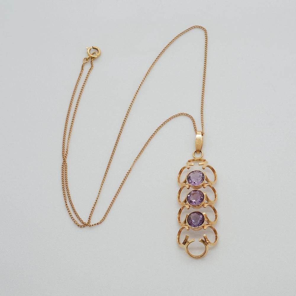 Gold Necklace with Mounted Amethysts by Einar Ailio in 1995 In Good Condition For Sale In Stockholm, SE
