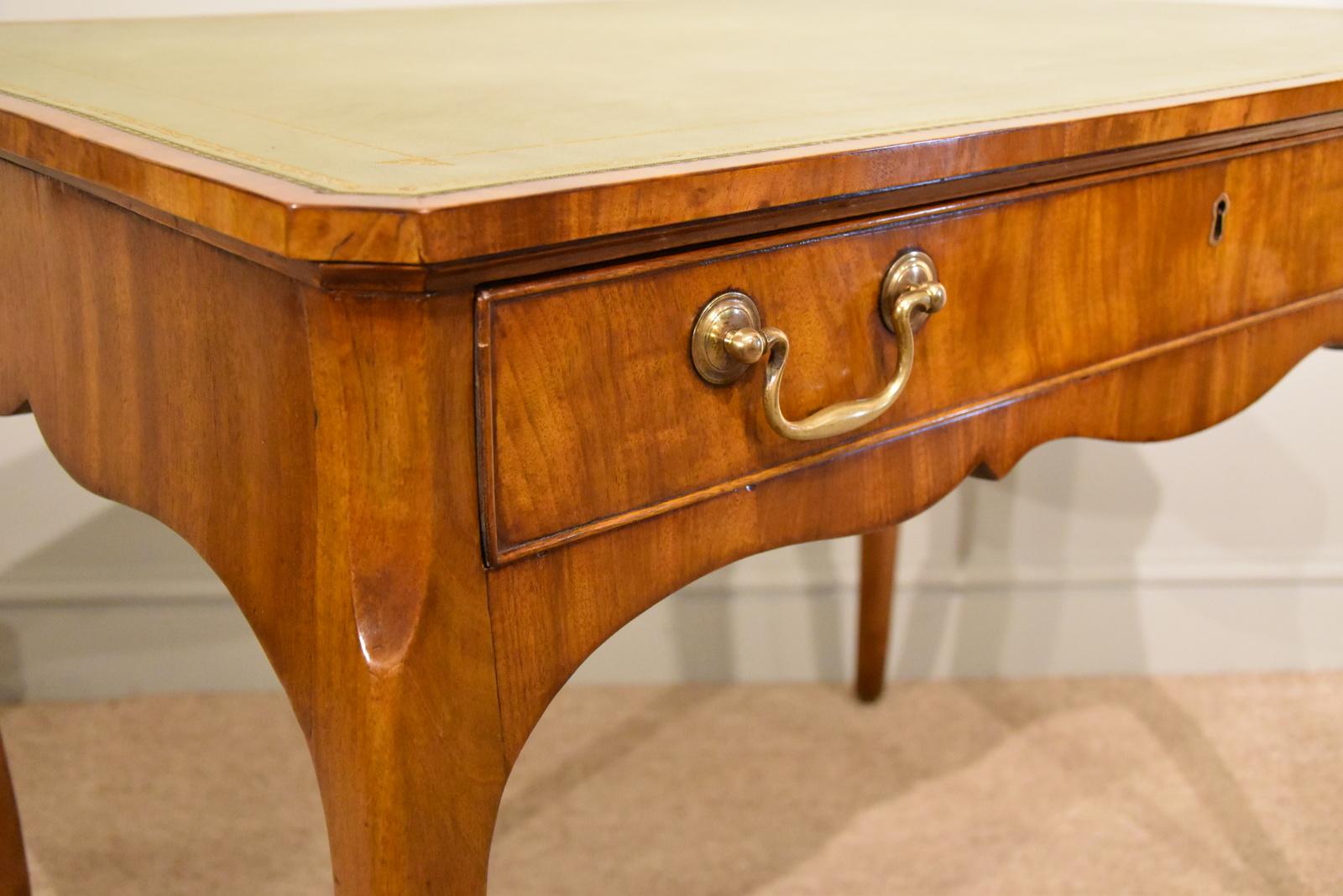 Good 18th Century Hepplewhite Period Writing Table In Good Condition In Wiltshire, GB