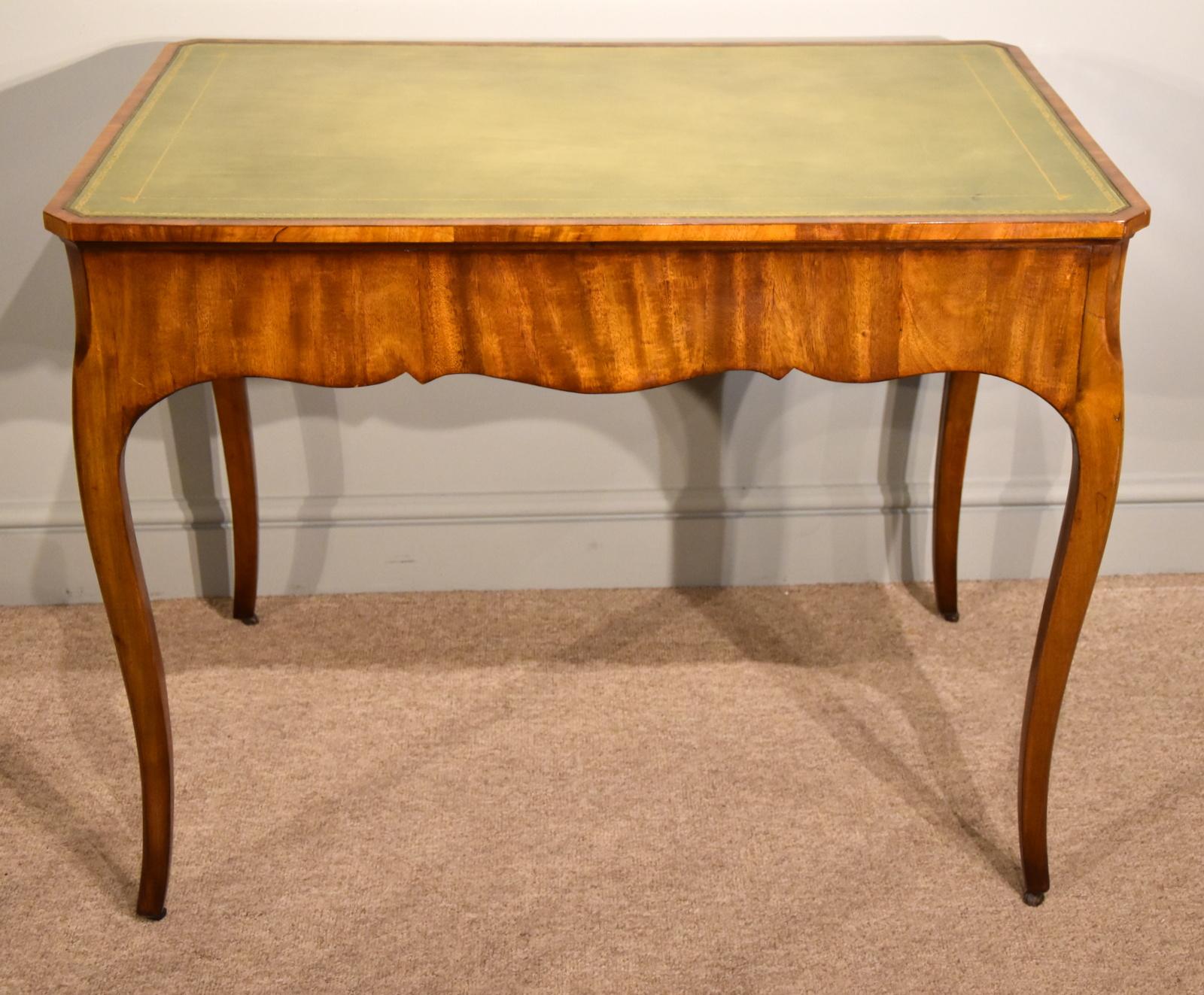 Good 18th Century Hepplewhite Period Writing Table 2