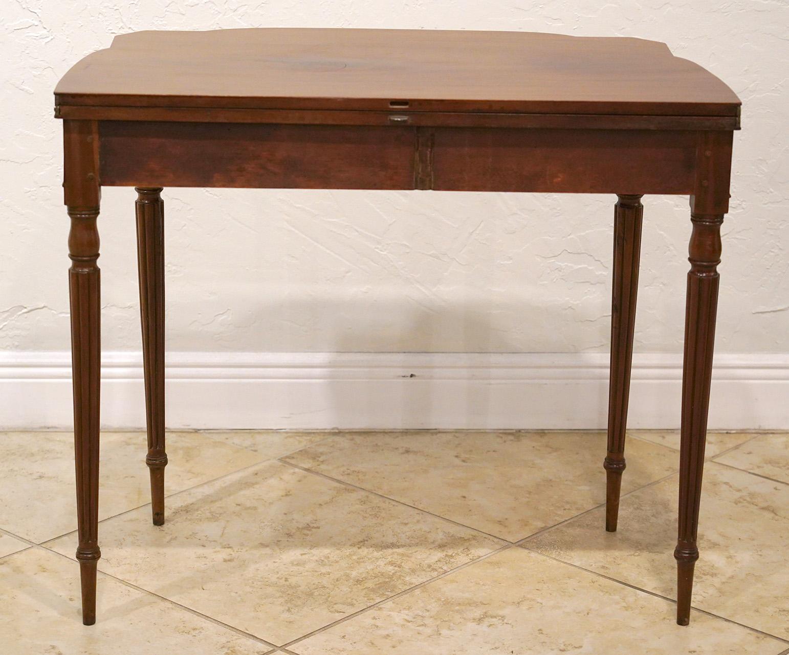 Good American Federal Boston Satinwood Inlaid Mahogany Game Table, Circa 1820 7