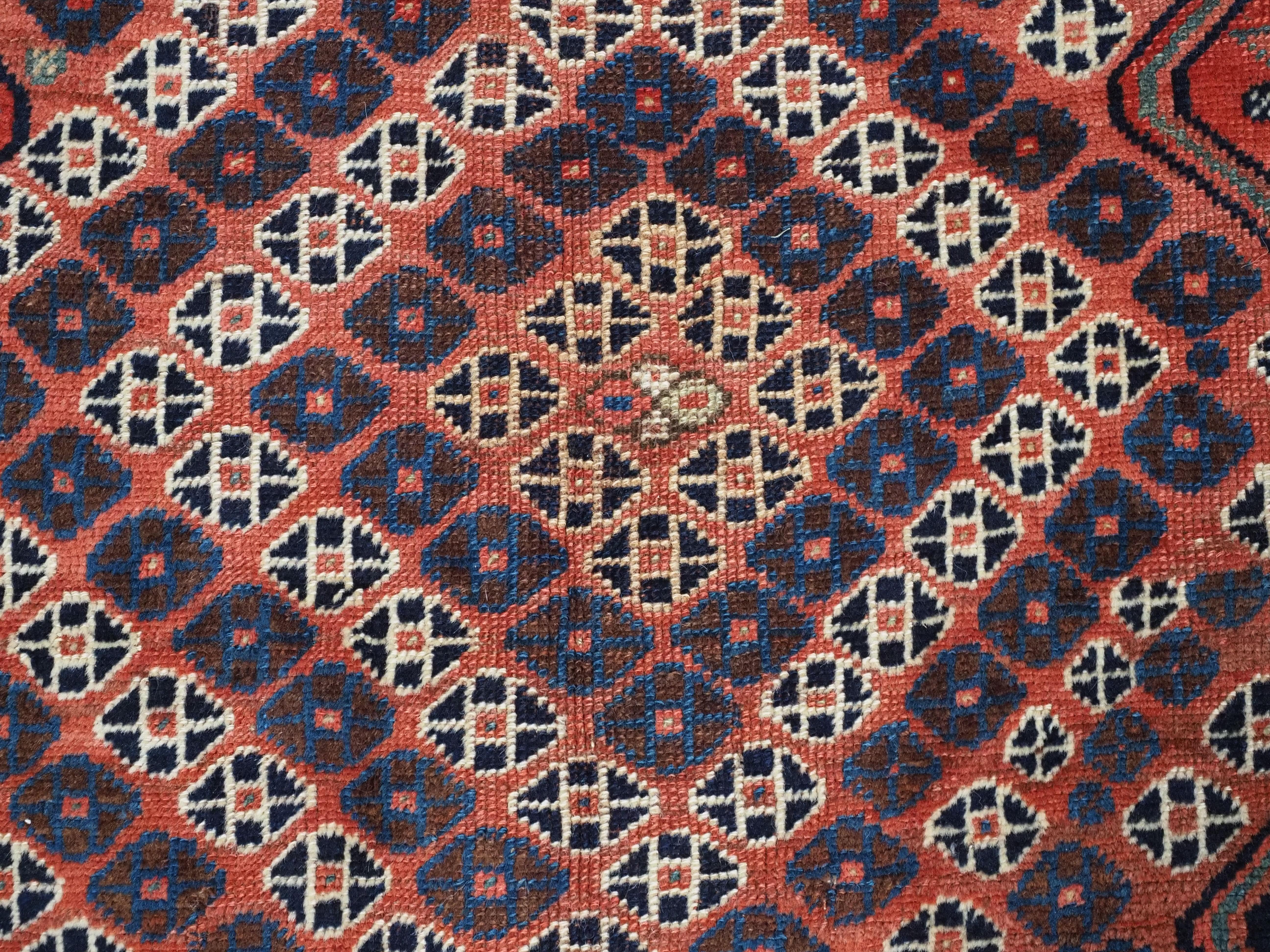A good Antique Tribal Qashqai rug with diamond lattice design.  Circa 1880. For Sale 5