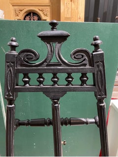 Gutes geschnitztes und ebonisiertes Eichel, Französisch um 1880