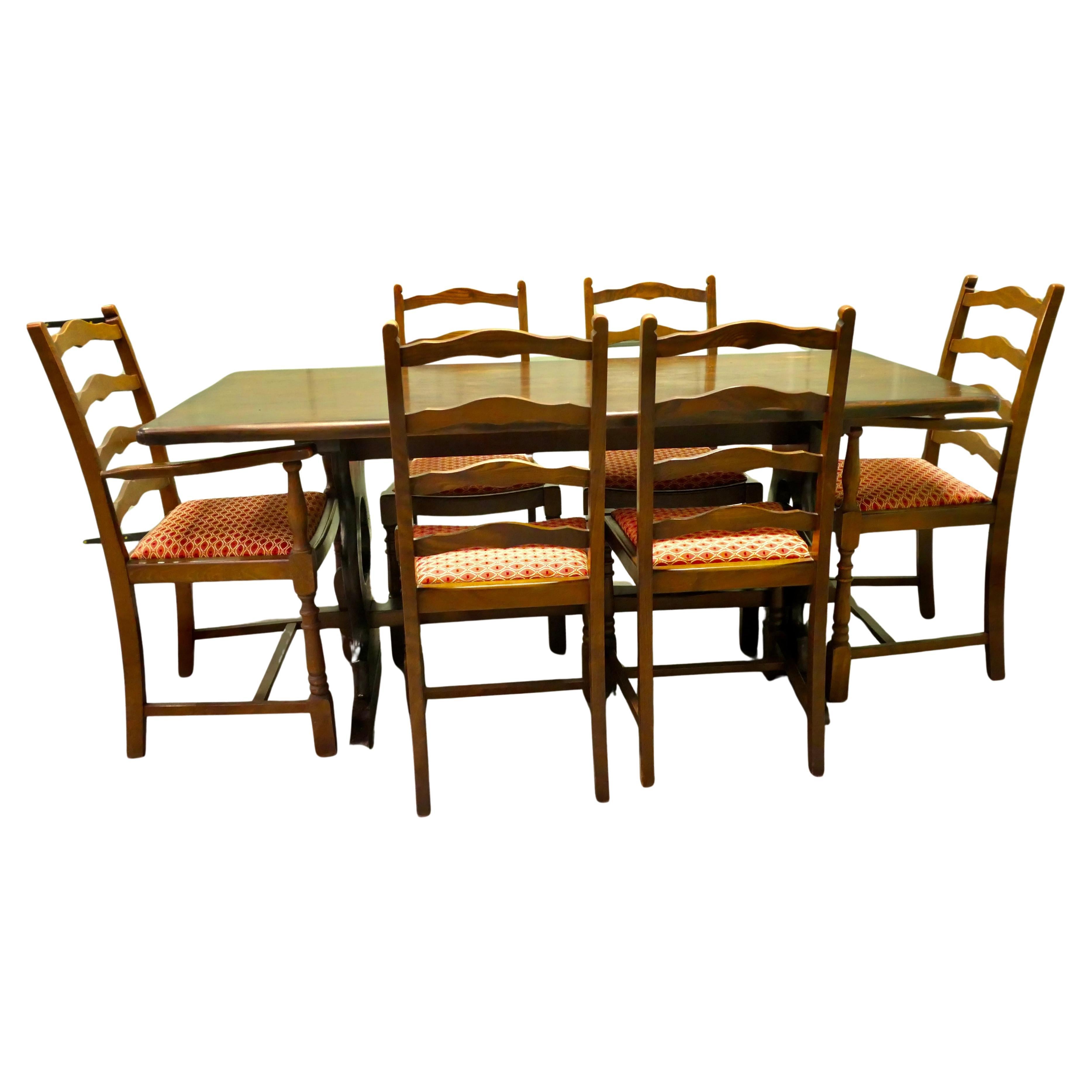 A Good Country Oak Refectory Table and 6 Chairs en venta