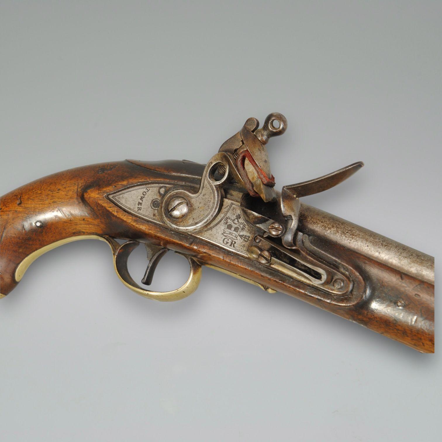 A Good Example of a Tower Light Dragoon Pattern Flintlock Pistol  In Good Condition For Sale In Lincolnshire, GB