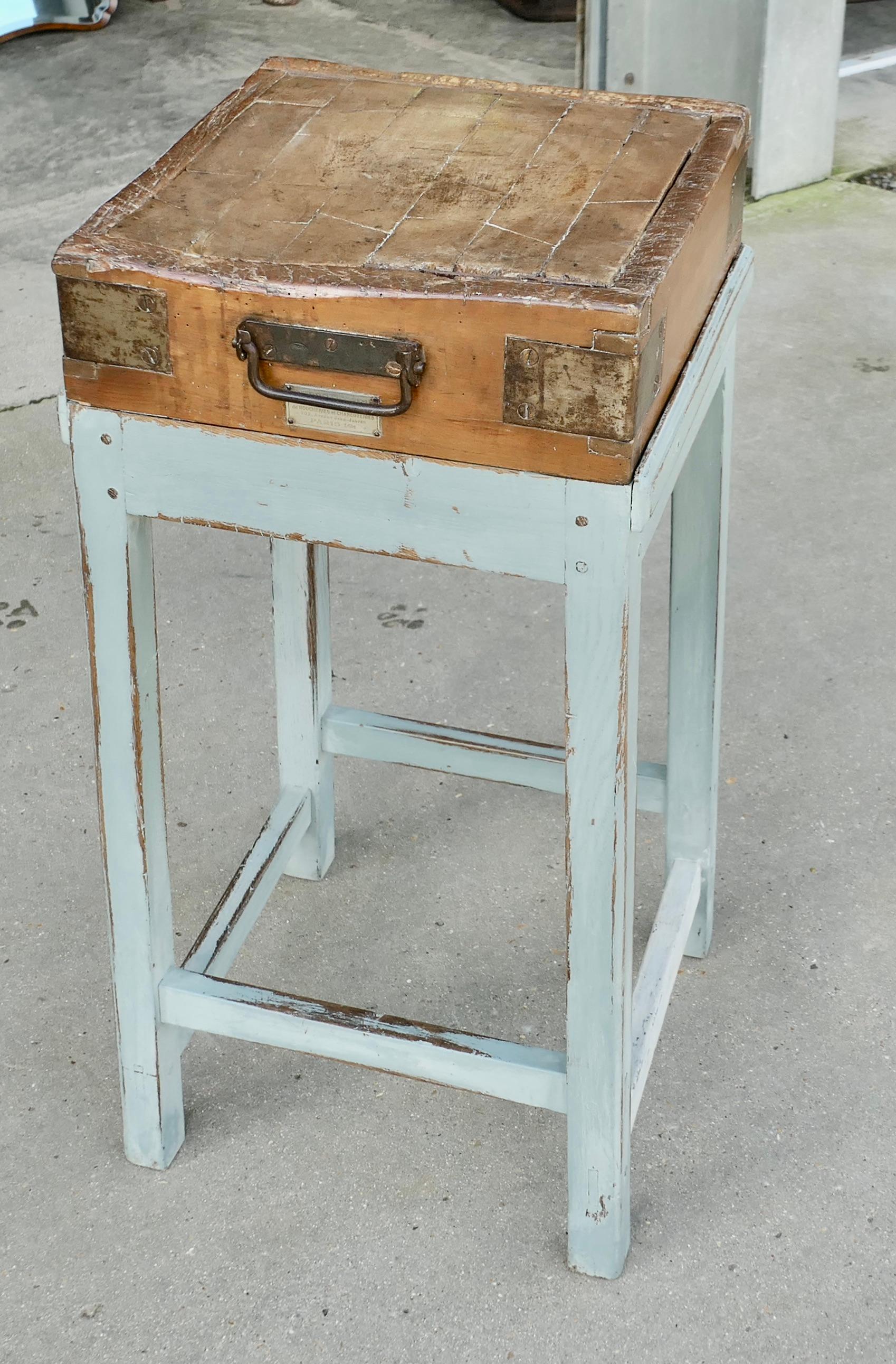 A Good French Butcher’s Block  from  Dubec In Good Condition For Sale In Godshill, Isle of Wight
