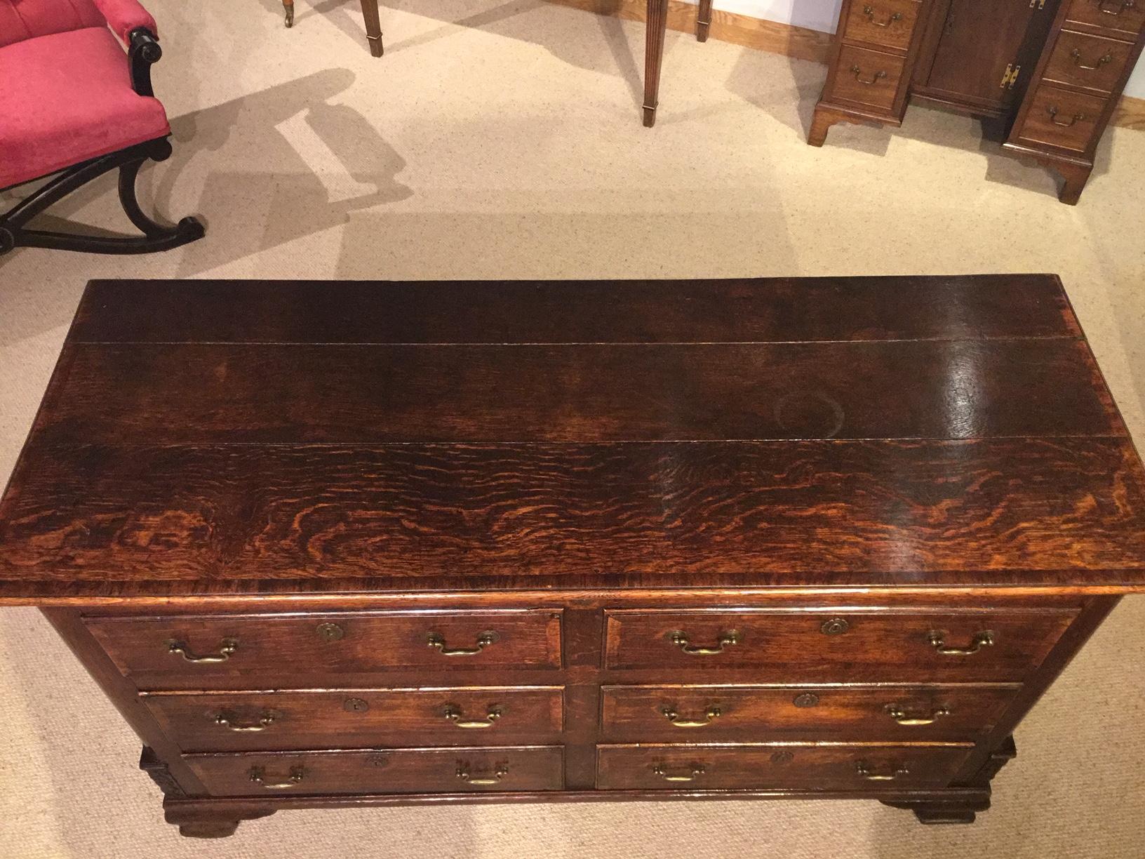 Good Georgian Period Oak and Mahogany Lancashire Mule Chest In Excellent Condition In Darwen, GB