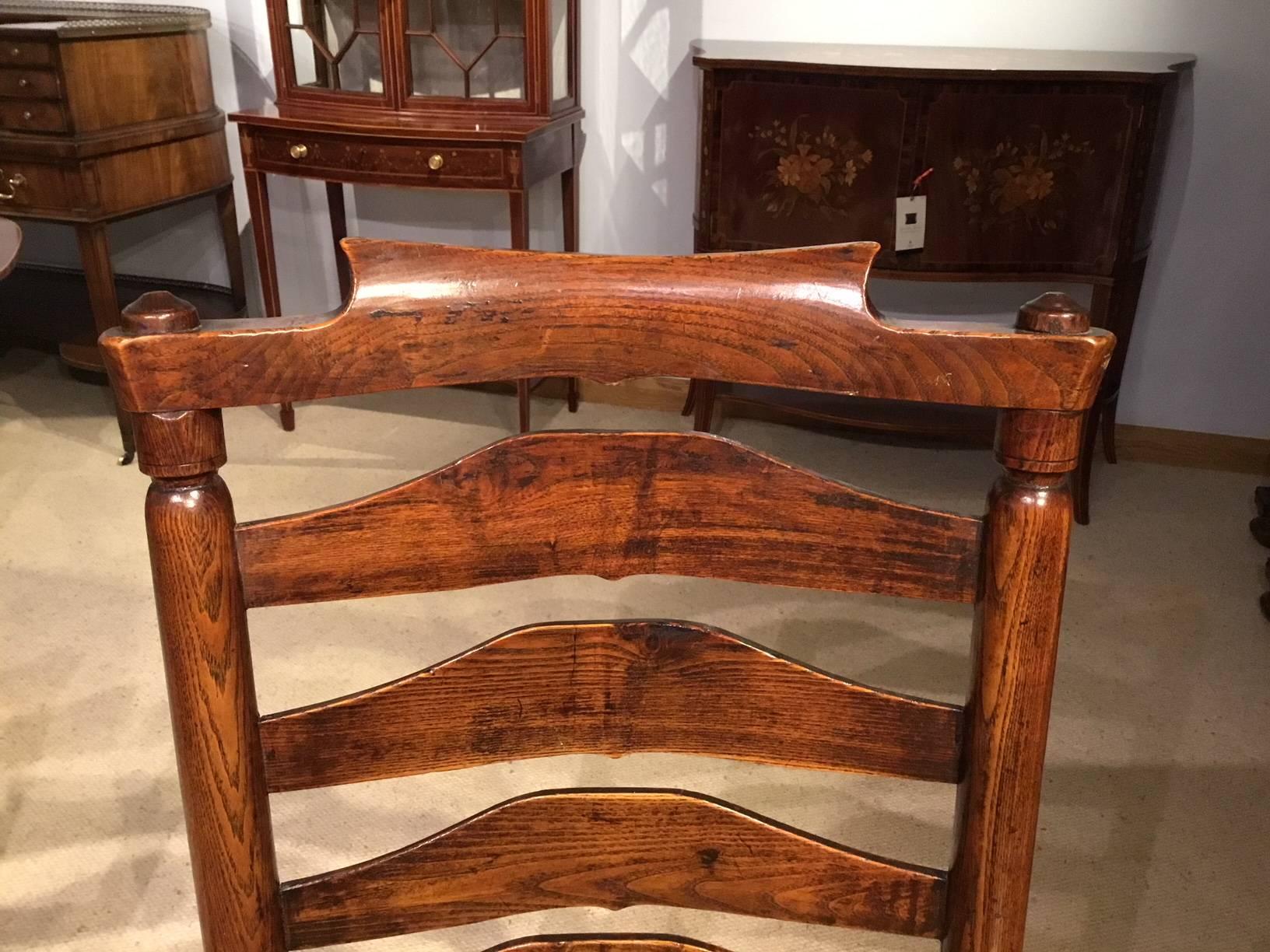 Good Harlequin Set of Eight Mid-19th Century Ash and Elm Ladder Backs Chairs 6