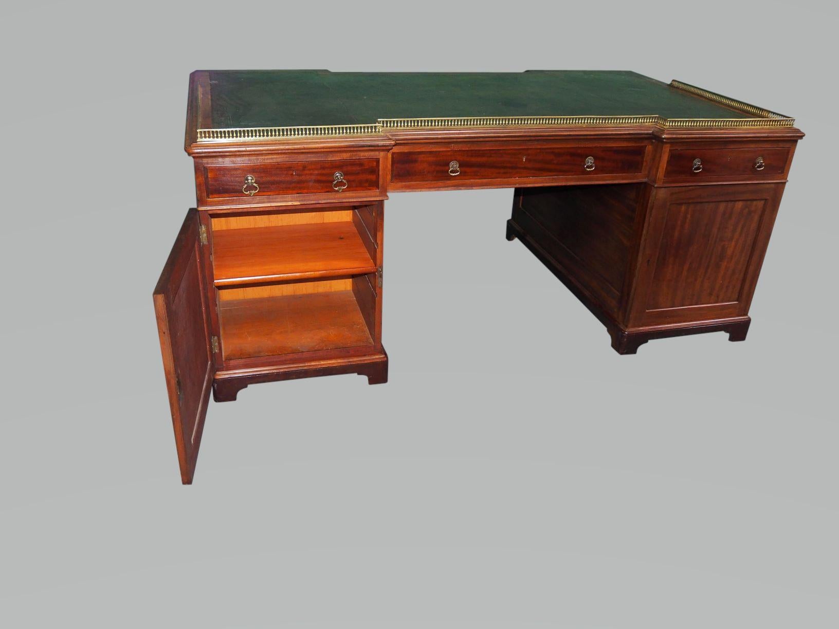 Scottish Good Large Double Pedestal Mahogany Partners Desk For Sale