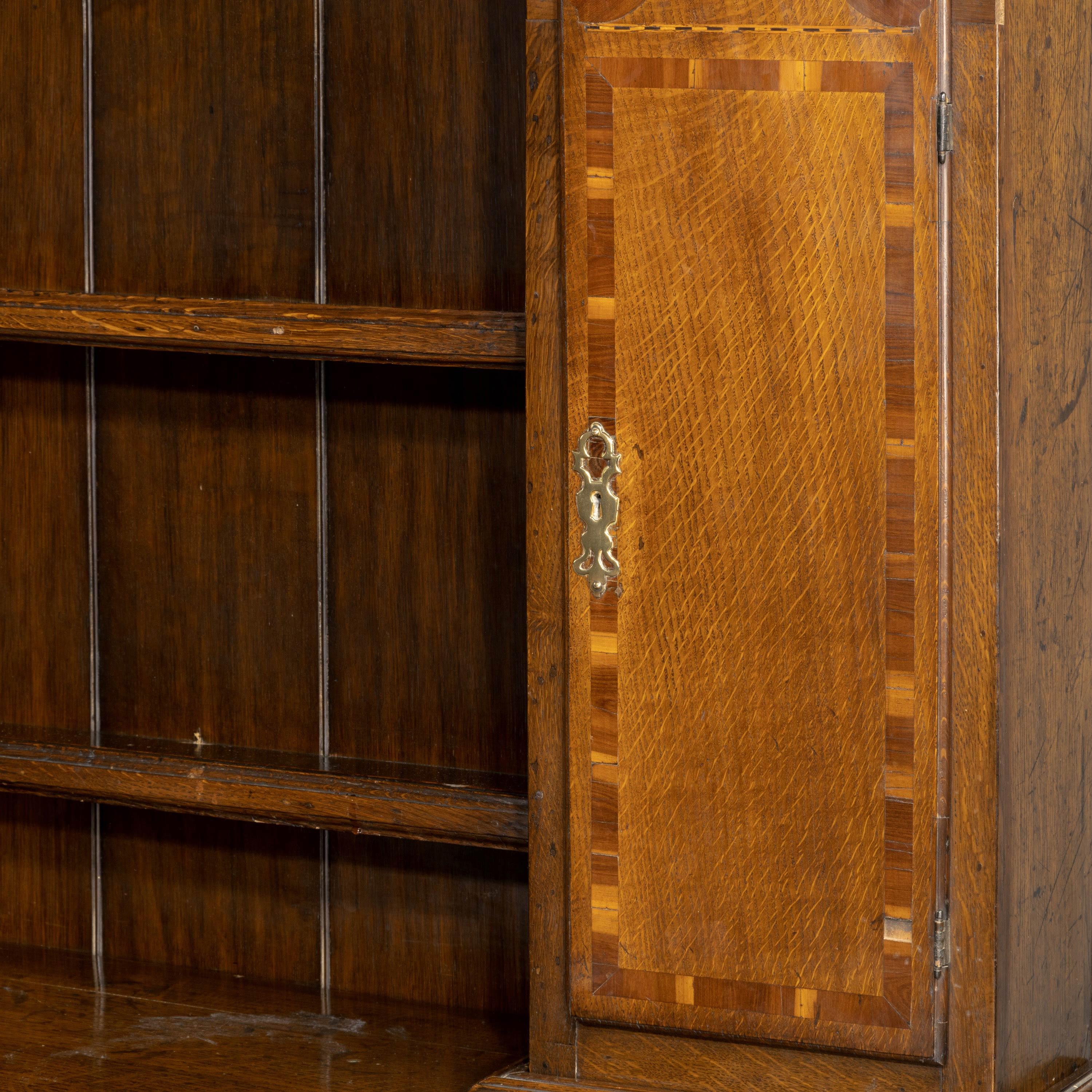 Good Mid-18th Century Oak Dresser and Rack 1