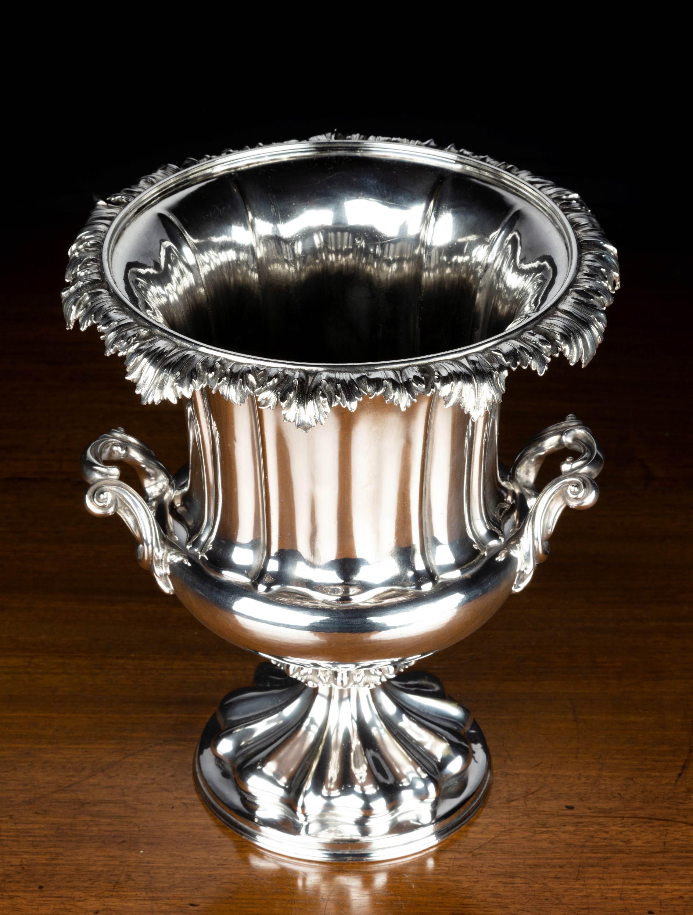 Good Mid-19th Century Sheffield Plated Champagne Bucket In Good Condition In Peterborough, Northamptonshire
