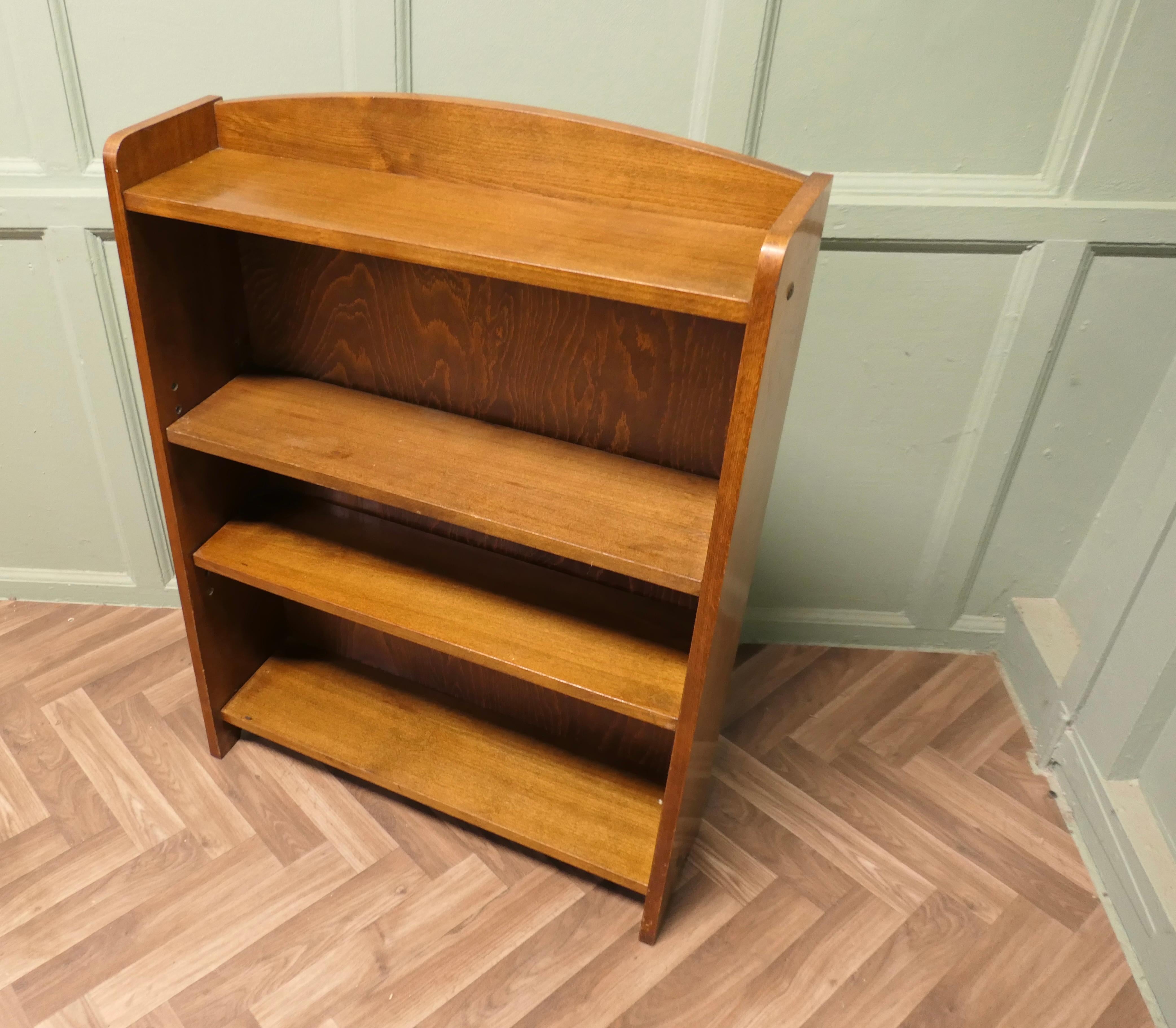 A Good Oak Open Bookcase  This is a good quality Oak open book shelf In Good Condition For Sale In Godshill, Isle of Wight
