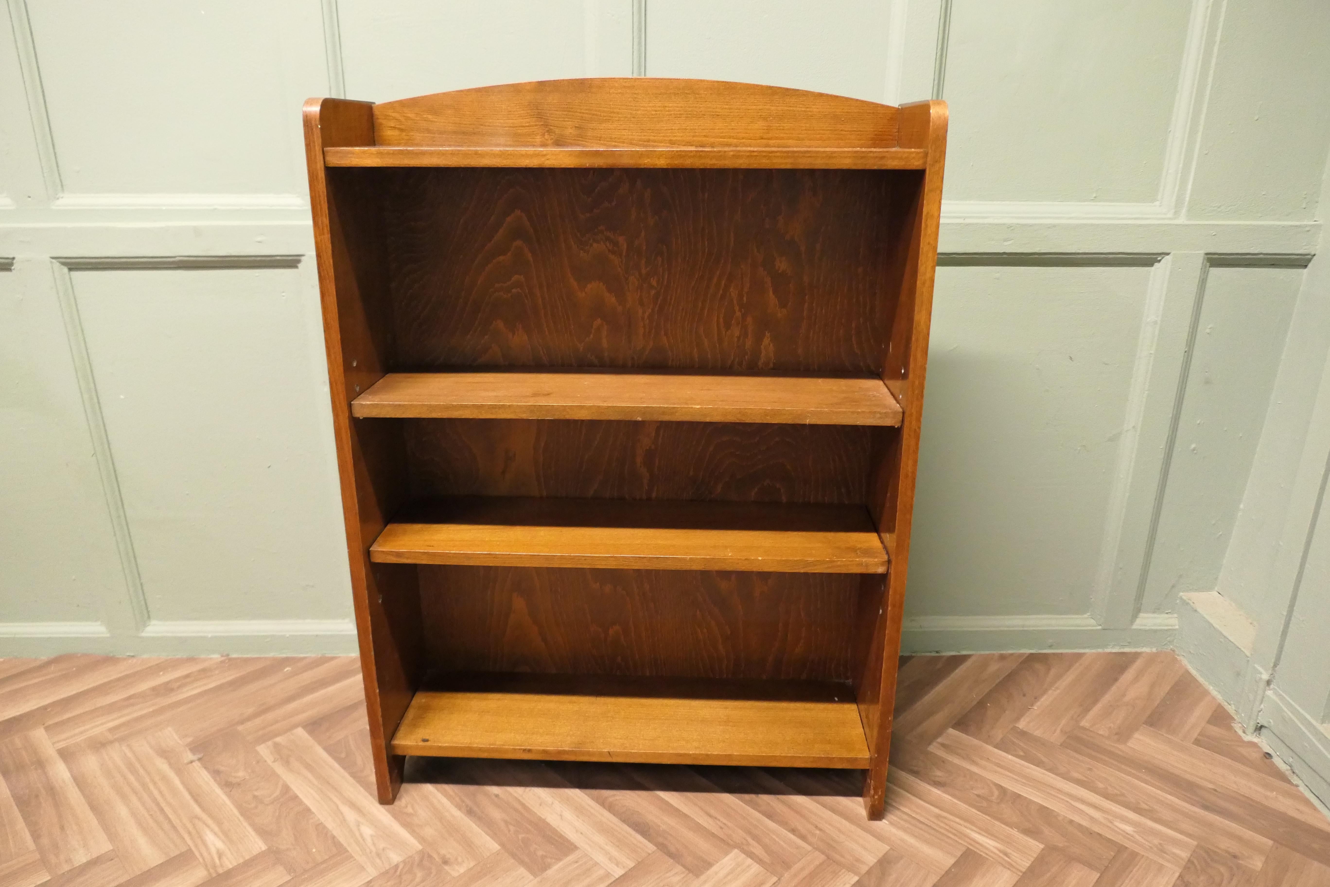 A Good Oak Open Bookcase  This is a good quality Oak open book shelf For Sale 1
