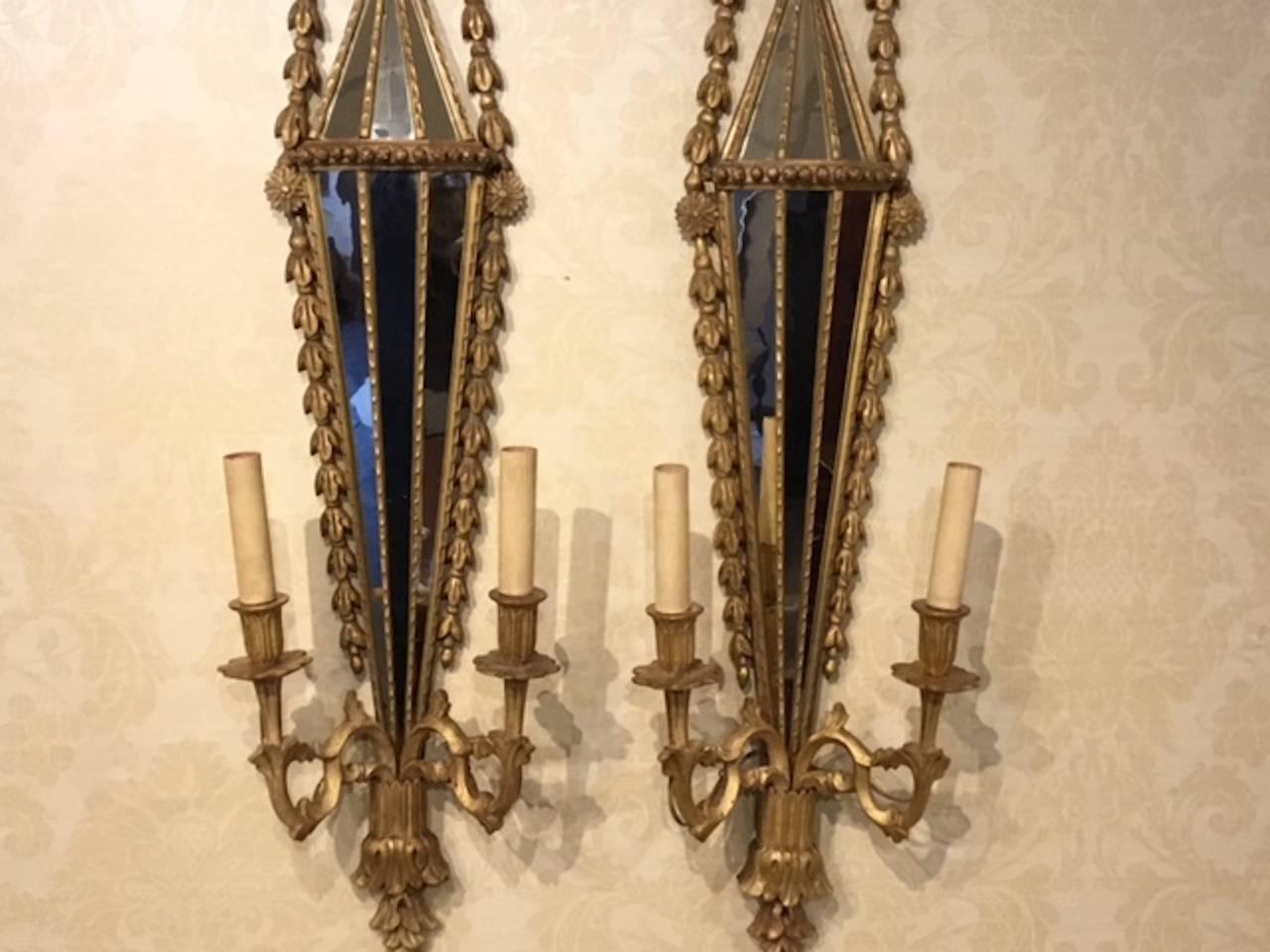Early 20th Century Good Pair of Carved Giltwood Edwardian Period Girandoles/Wall Lights