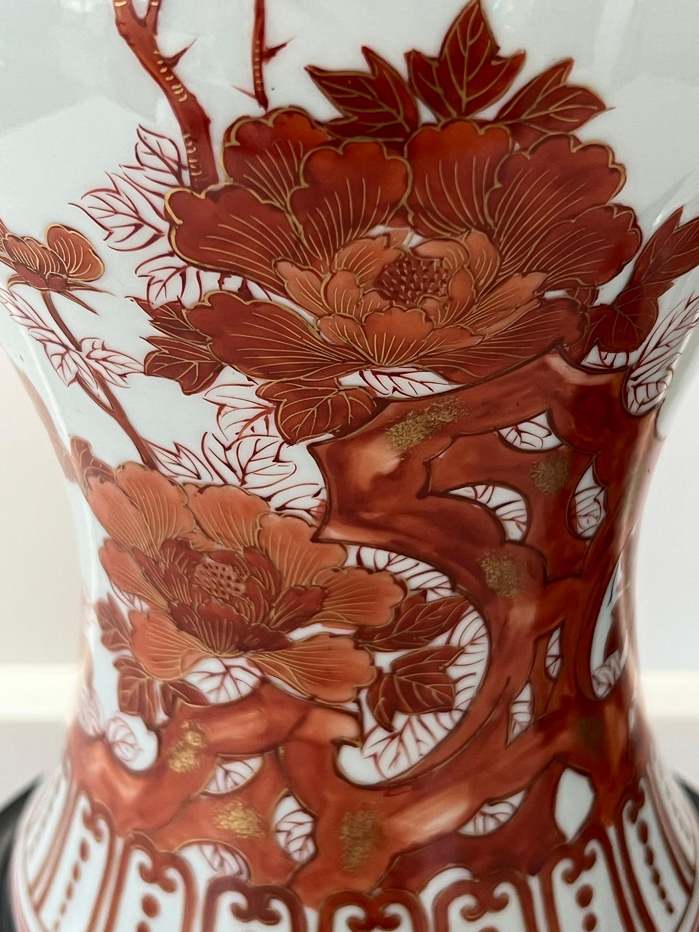 A Good Pair of Chinese Export-style Floral Decorated Vases Mounted as Lamps In Good Condition For Sale In San Francisco, CA