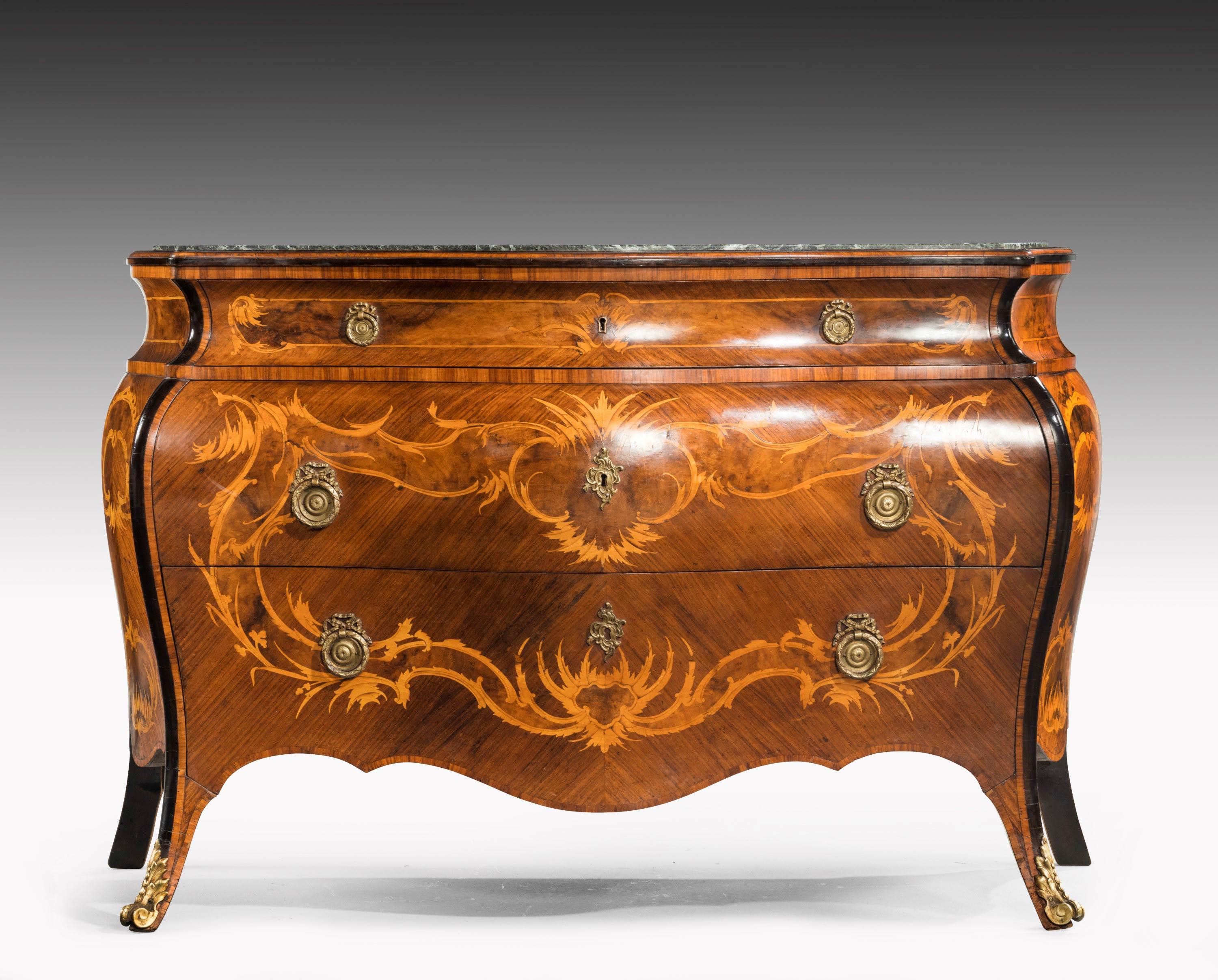Good Pair of Northern European Walnut Parquetry and Marquetry Commodes In Good Condition For Sale In Peterborough, Northamptonshire