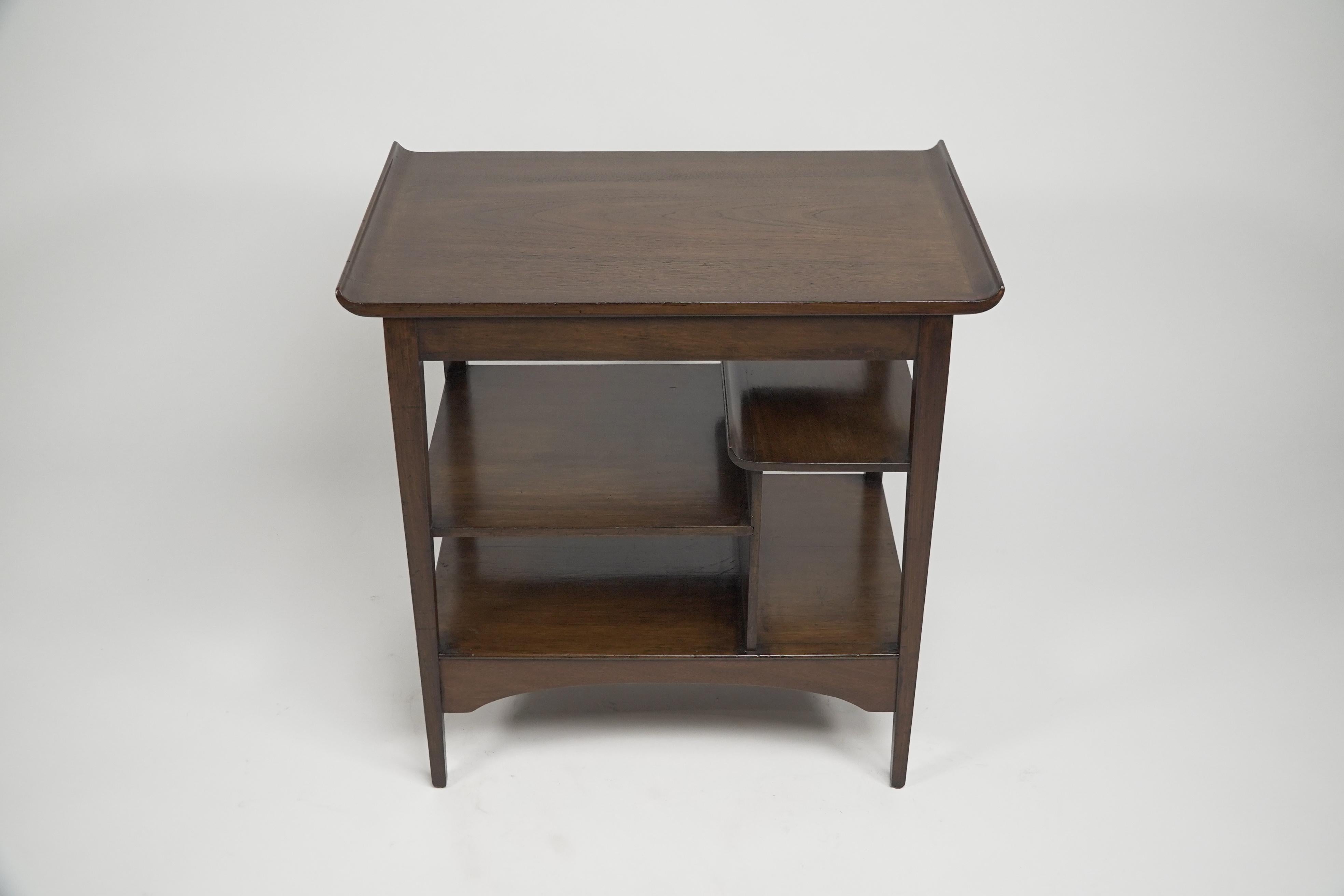 An Aesthetic Movement Walnut side table with Torii gate style curving uprights. In Good Condition For Sale In London, GB