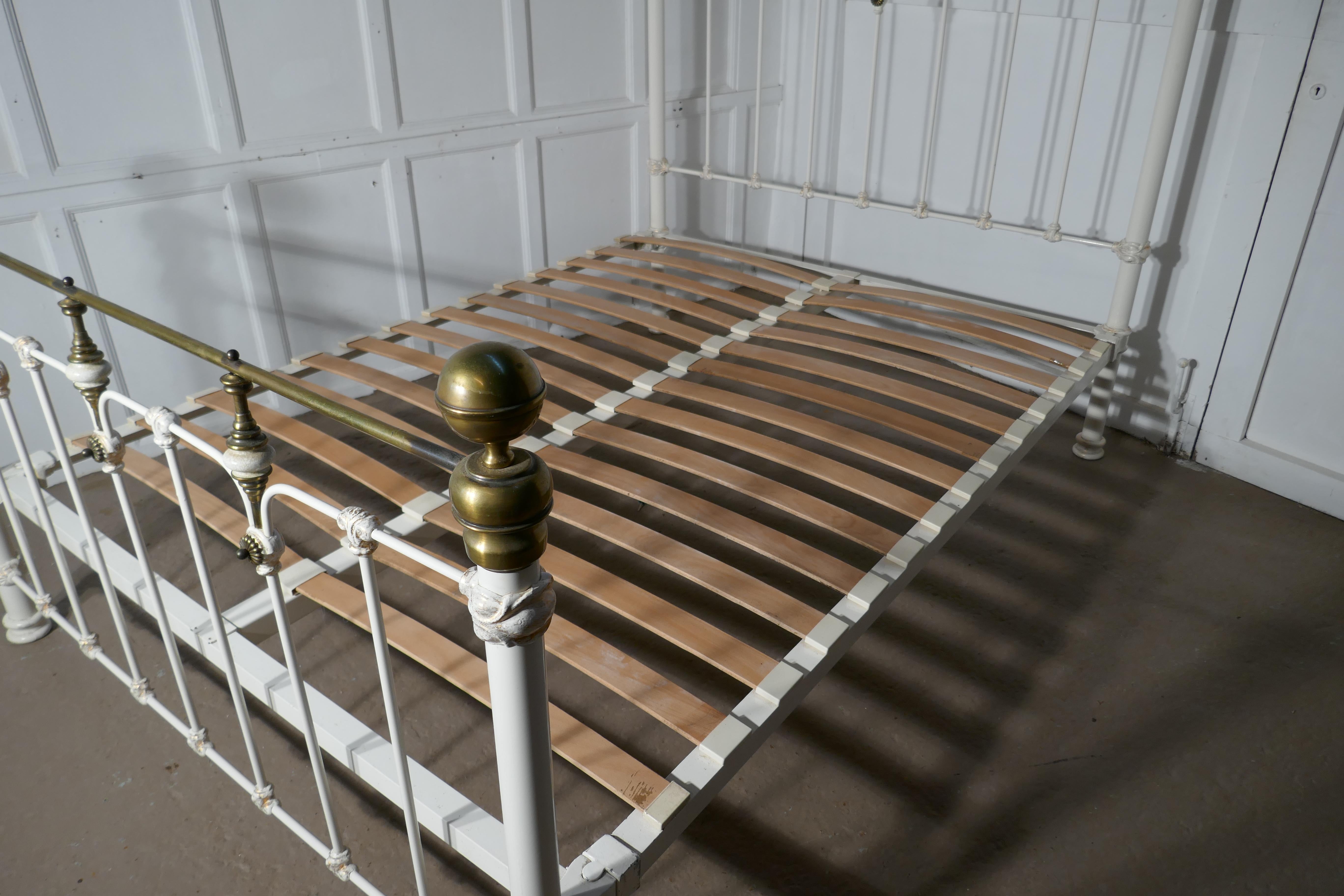20th Century Good Quality Brass and Iron King Bed
