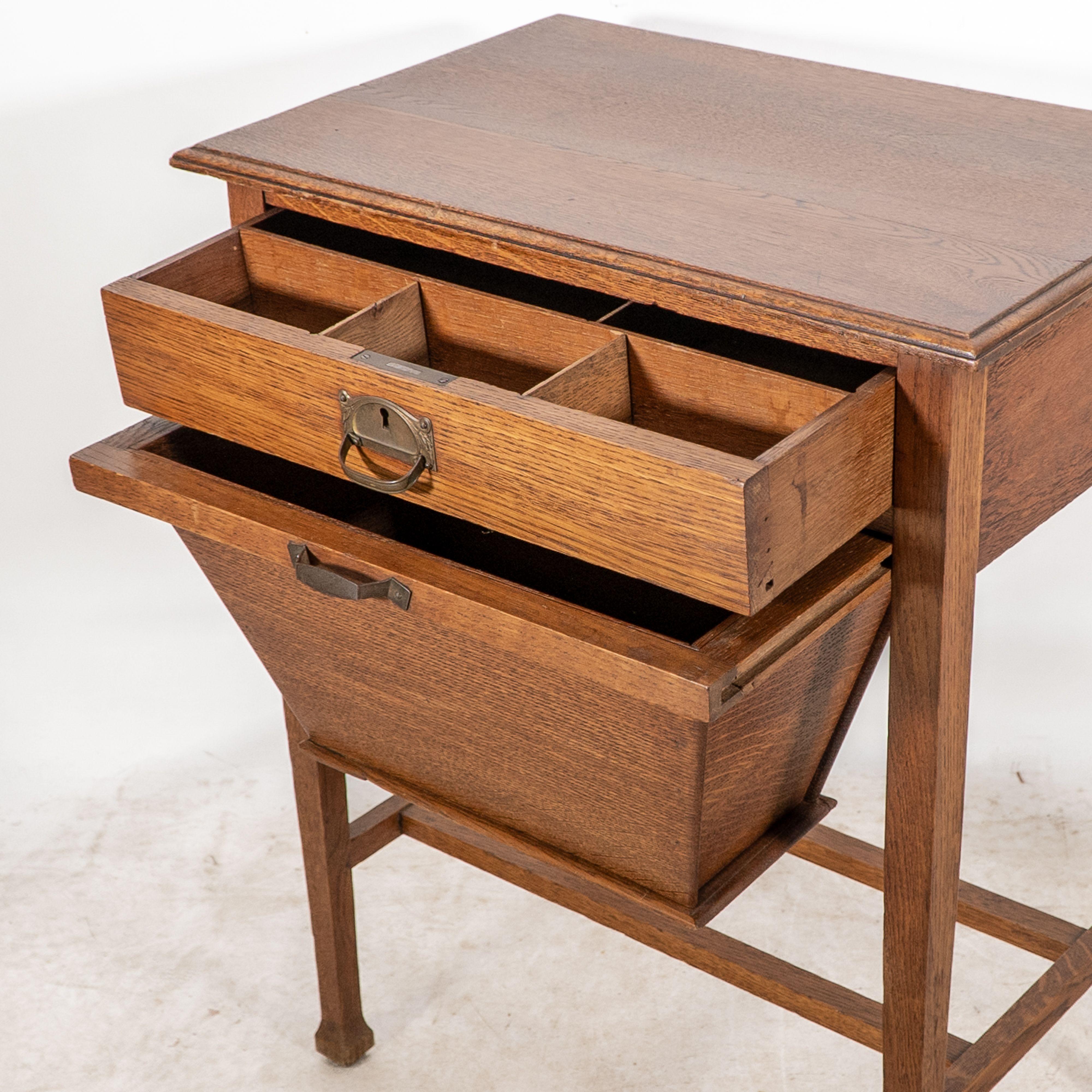 Caja de agujas de roble estilo Glasgow Arts and Crafts de buena calidad en venta 4