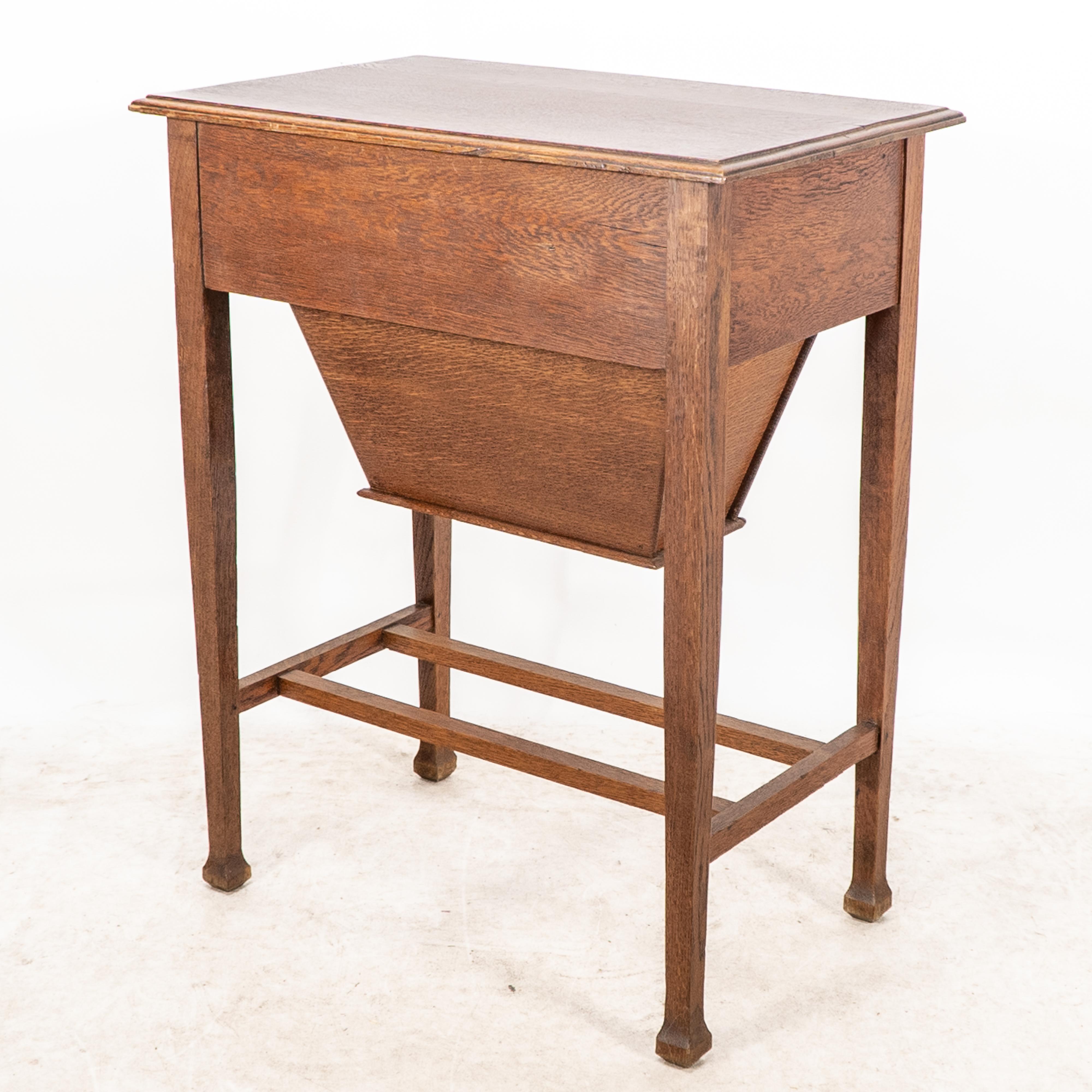 Caja de agujas de roble estilo Glasgow Arts and Crafts de buena calidad en venta 9